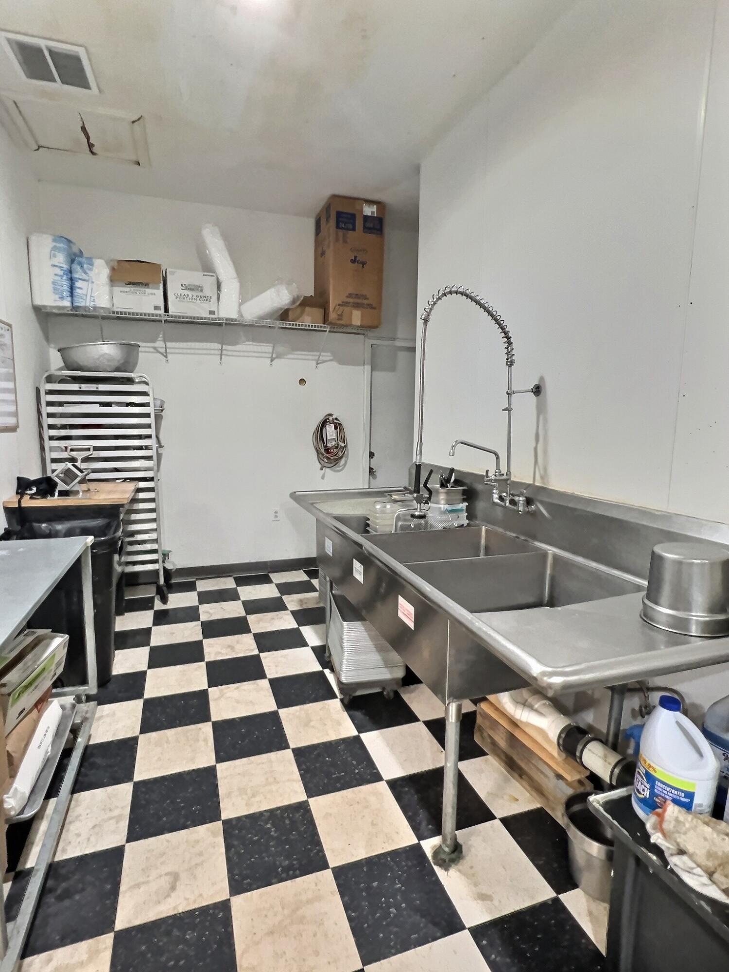 8221 State Highway 19 Property Photo 24