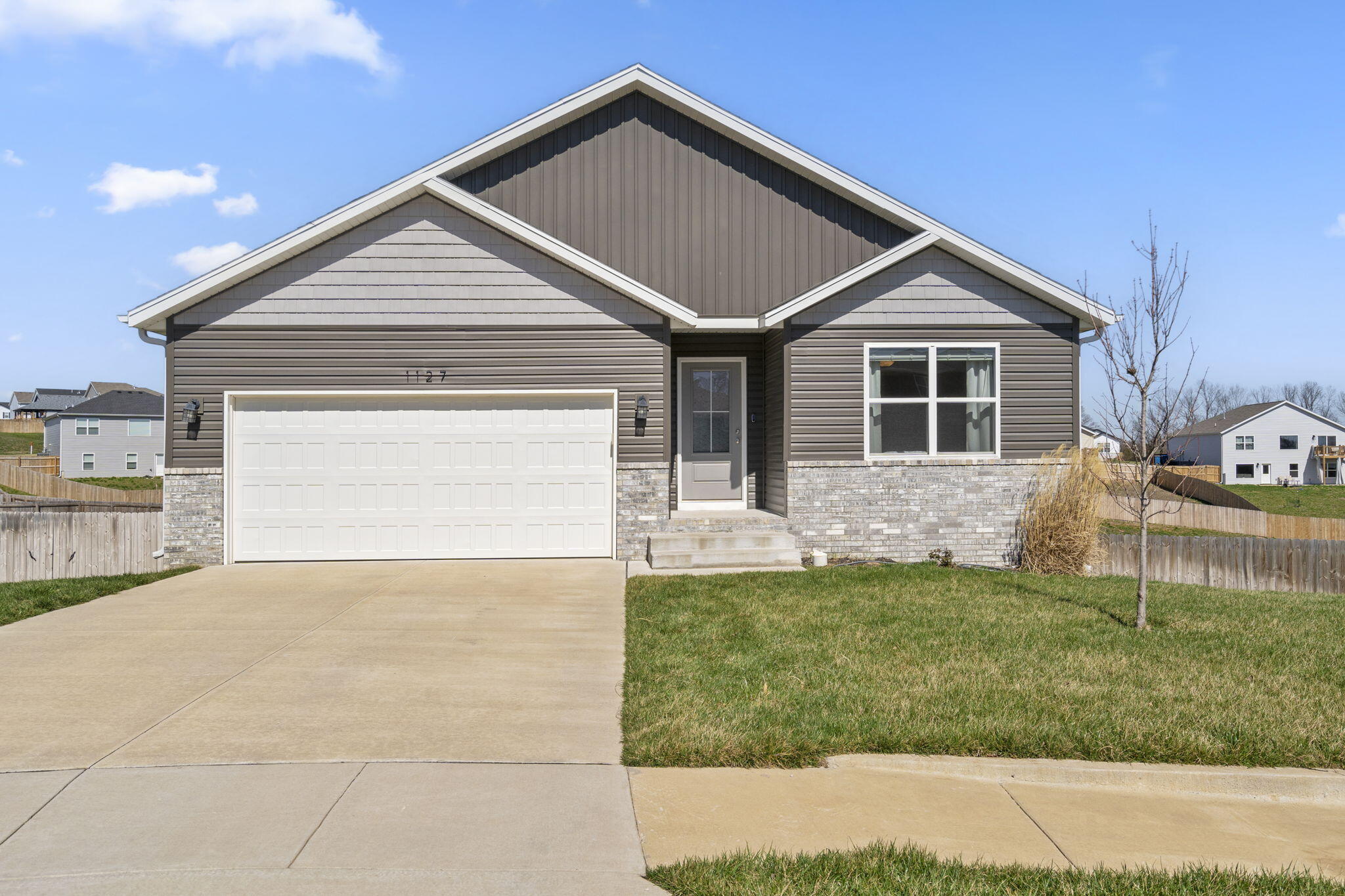 1127 Buffalo Court Property Photo 1