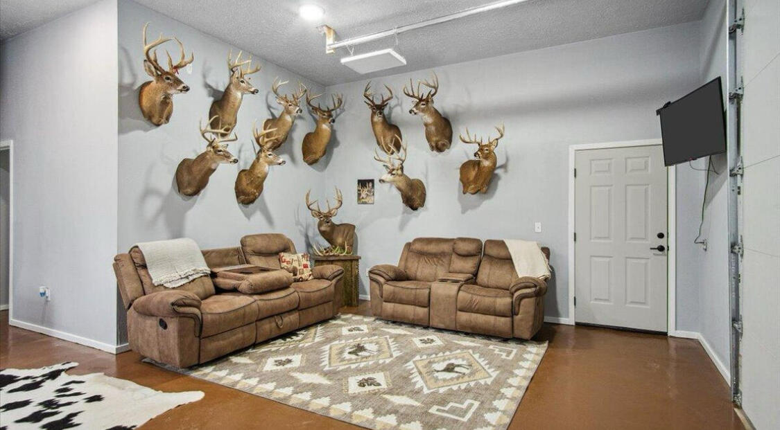6764 North Farm Road 53 Property Photo 12