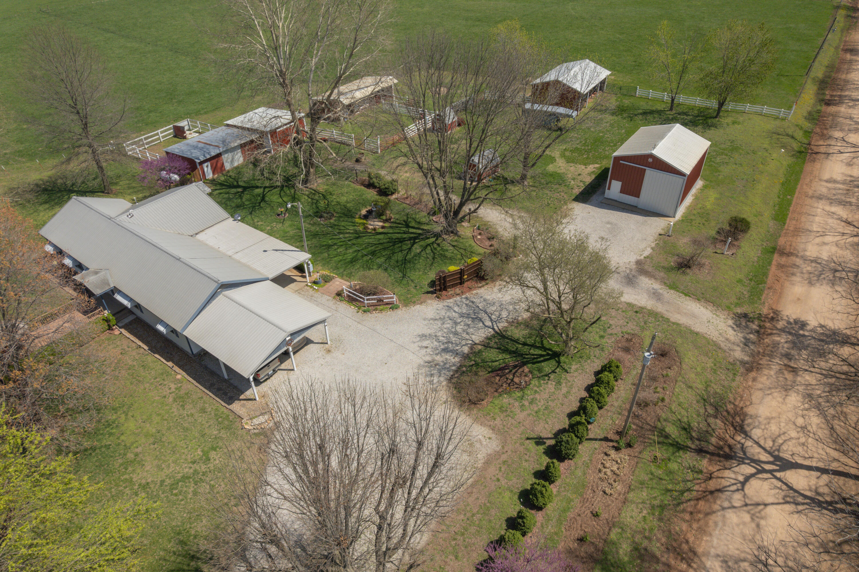 17941 Unicorn Road Property Photo 3
