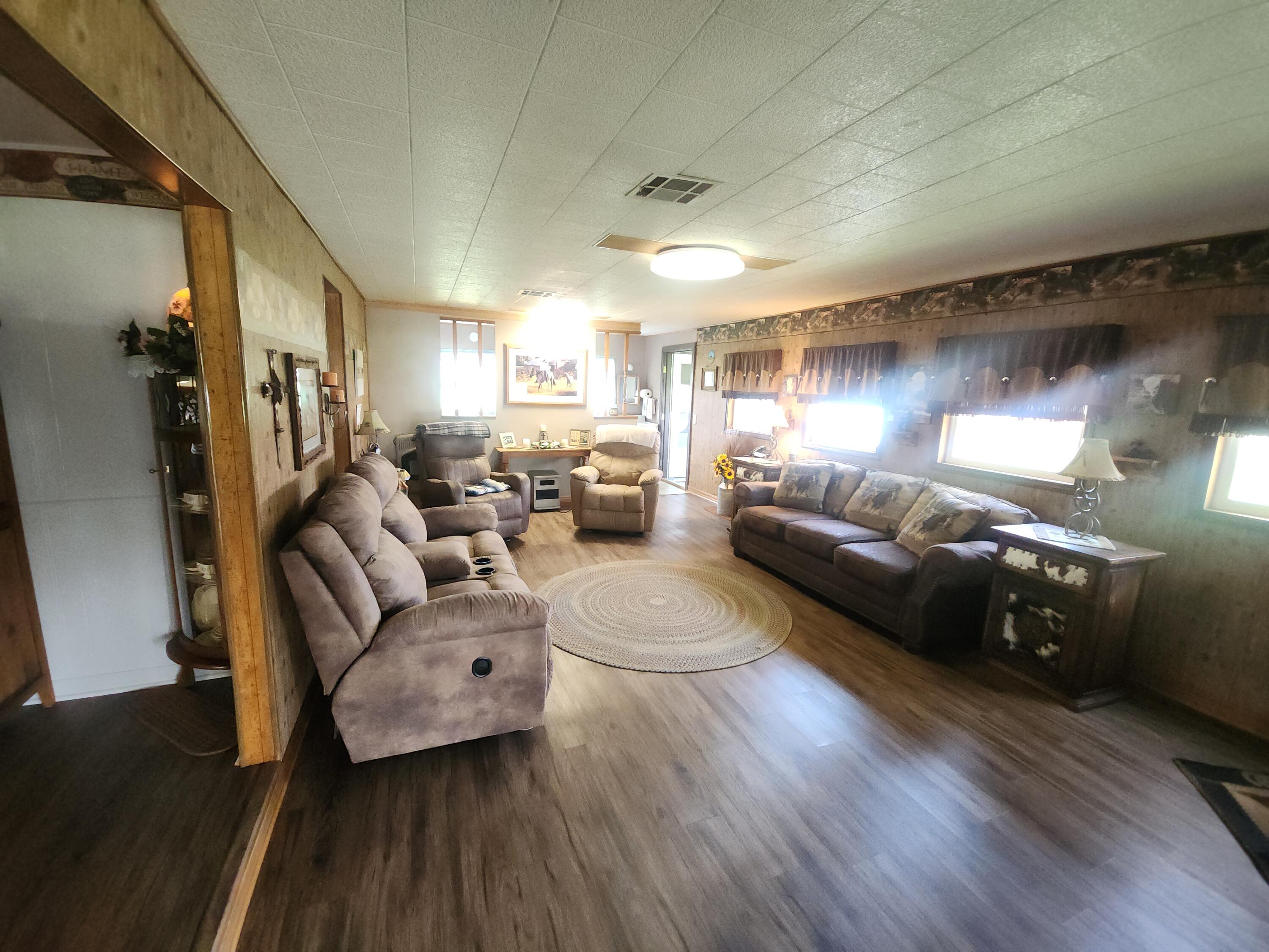 17941 Unicorn Road Property Photo 5