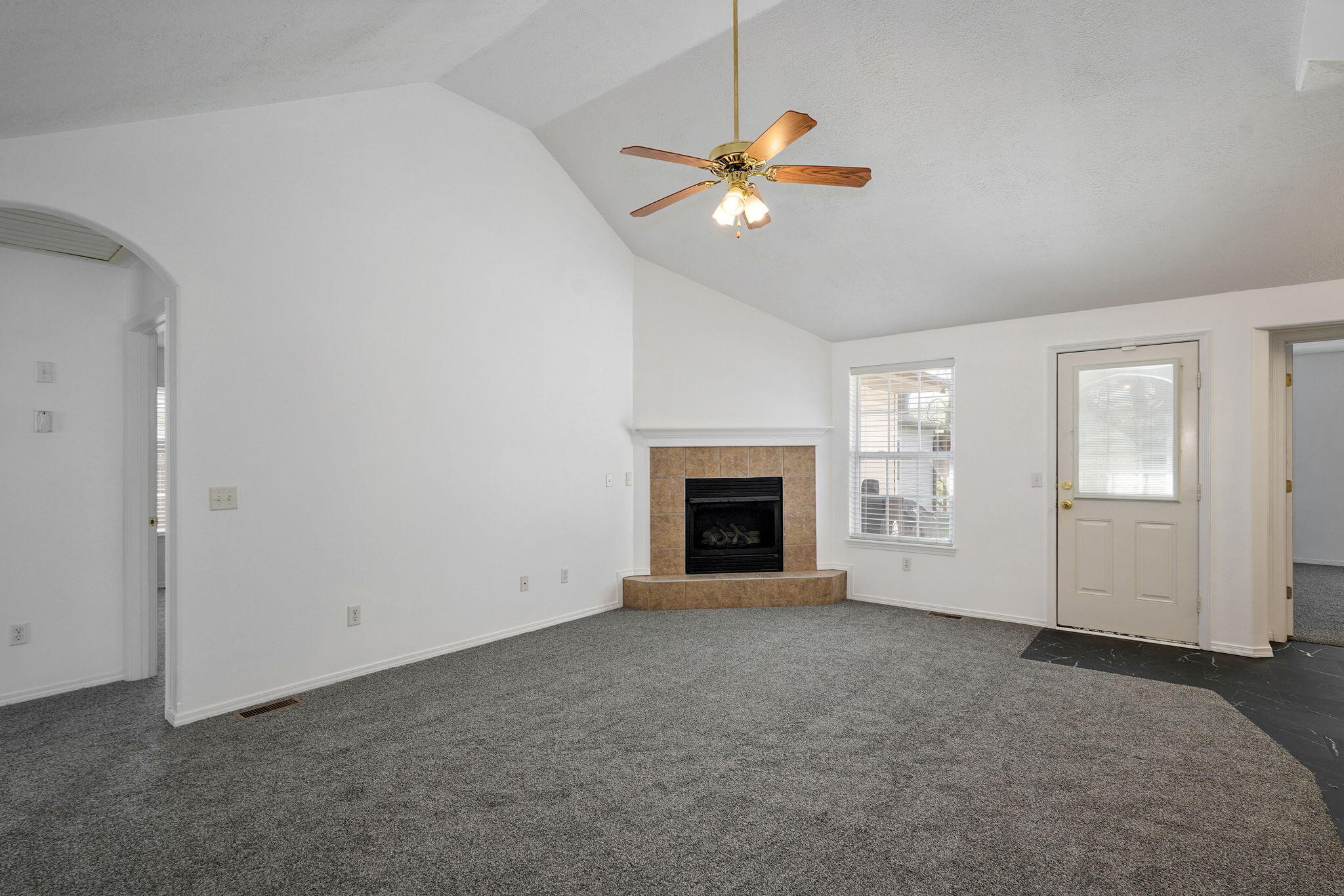 419 North Butternut Avenue Property Photo 6