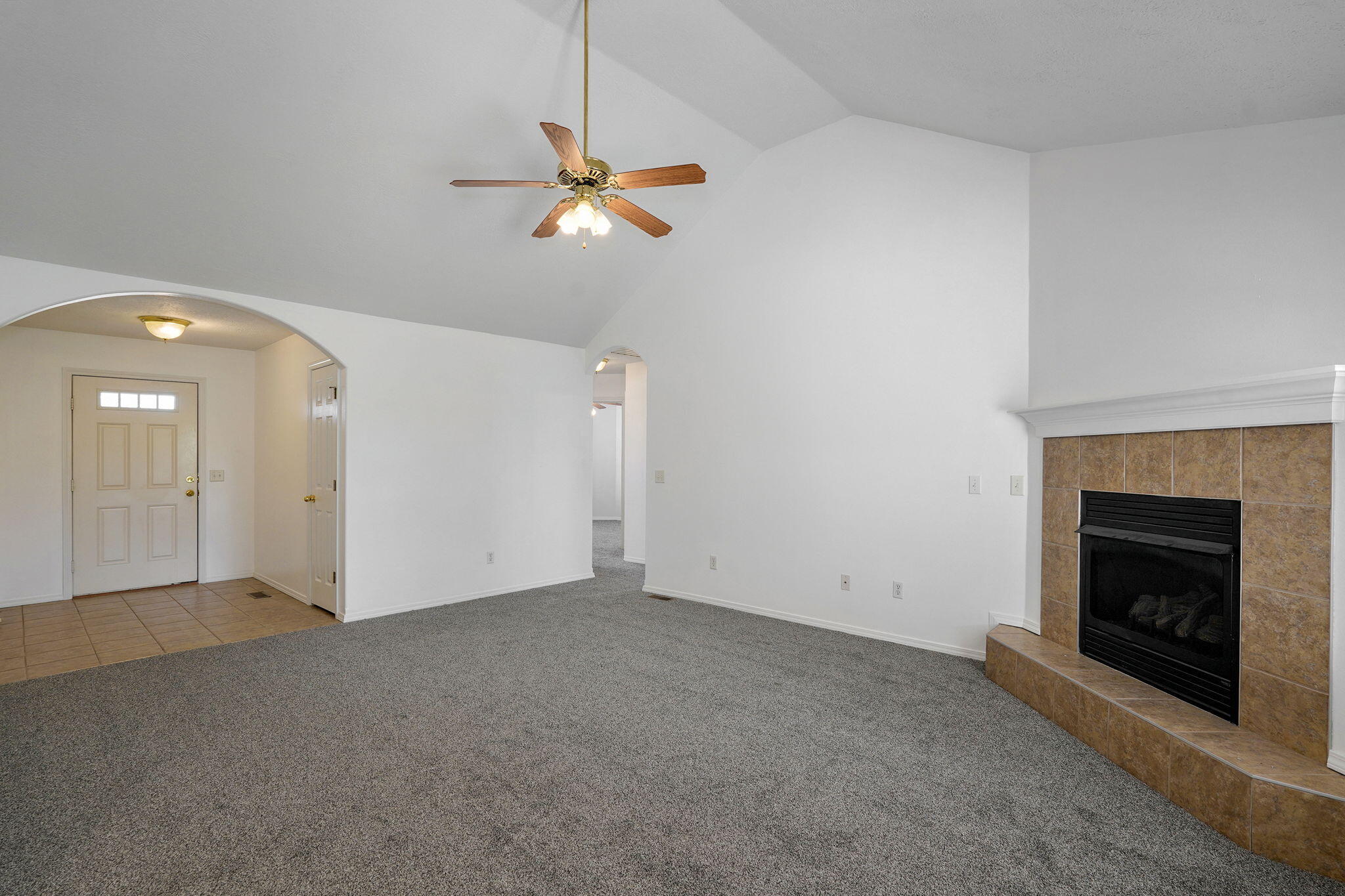 419 North Butternut Avenue Property Photo 9