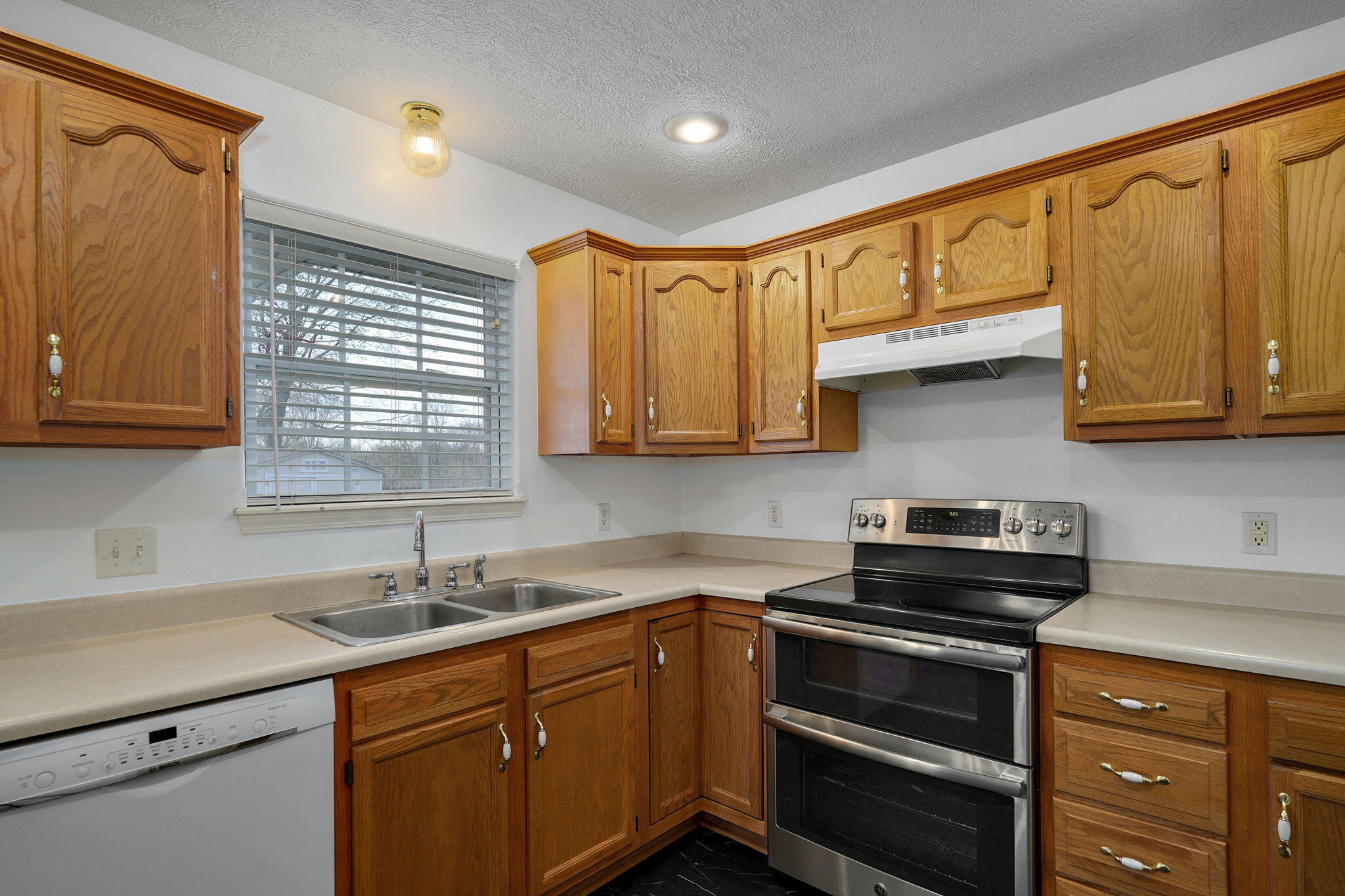 419 North Butternut Avenue Property Photo 13