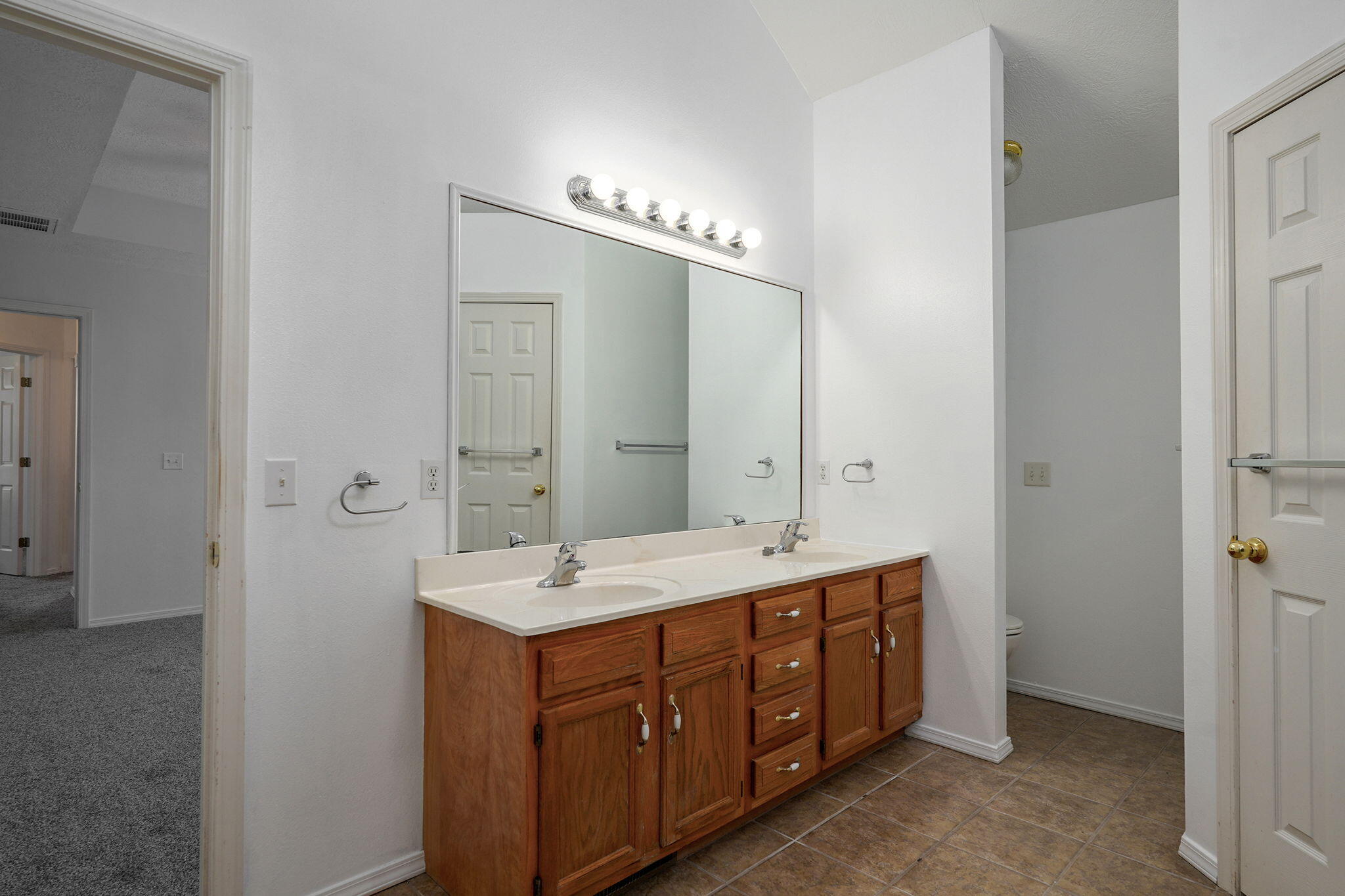 419 North Butternut Avenue Property Photo 18