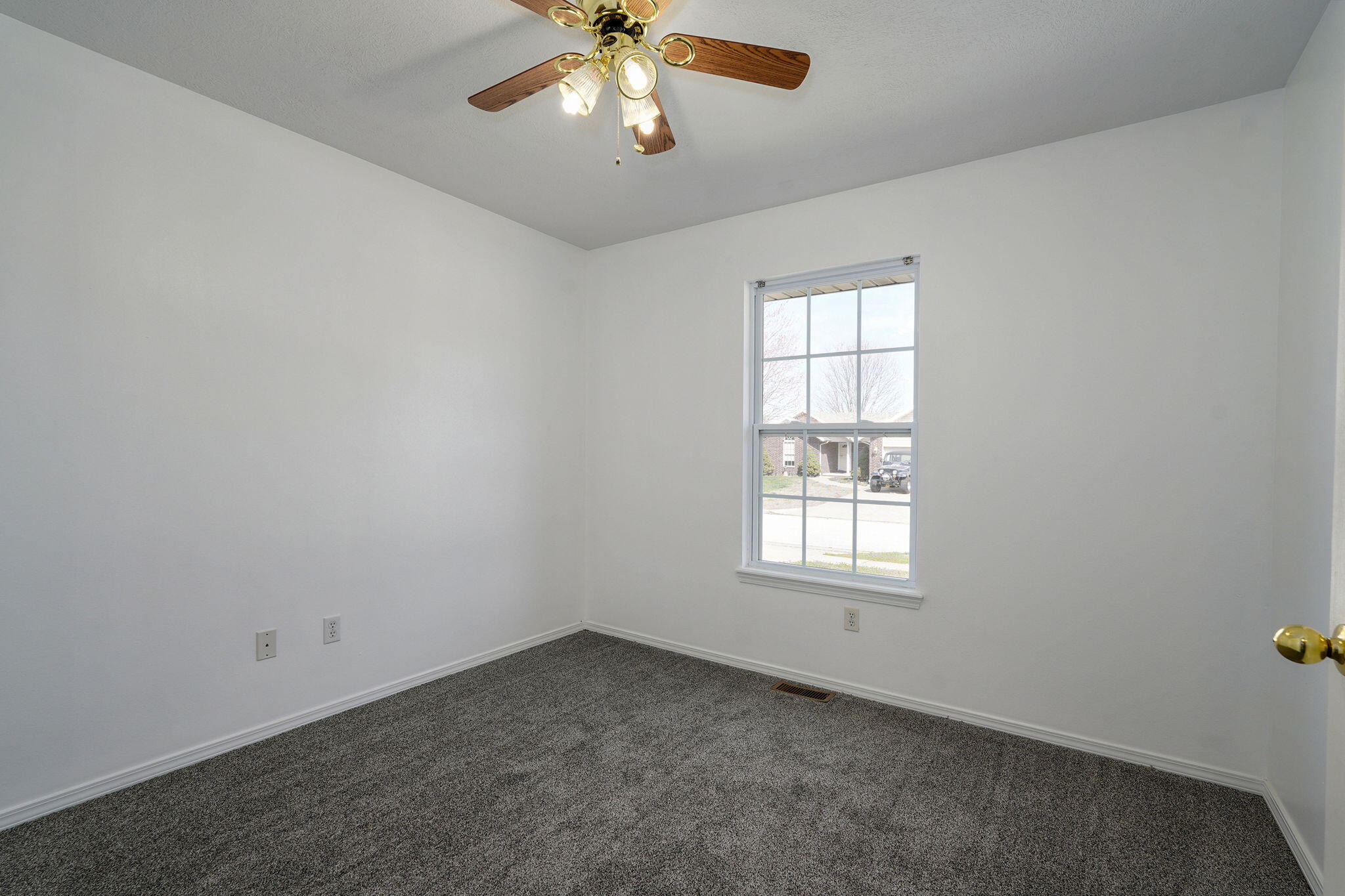 419 North Butternut Avenue Property Photo 19