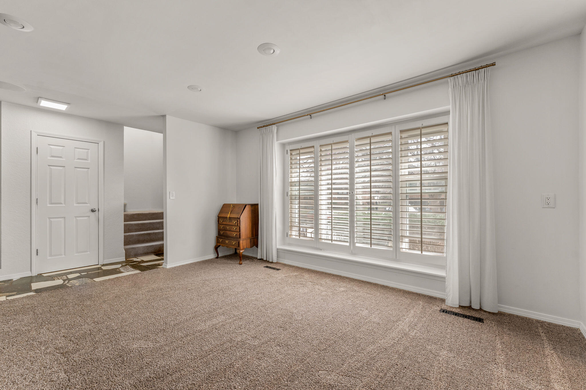 2937 South Brentmoor Avenue Property Photo 8