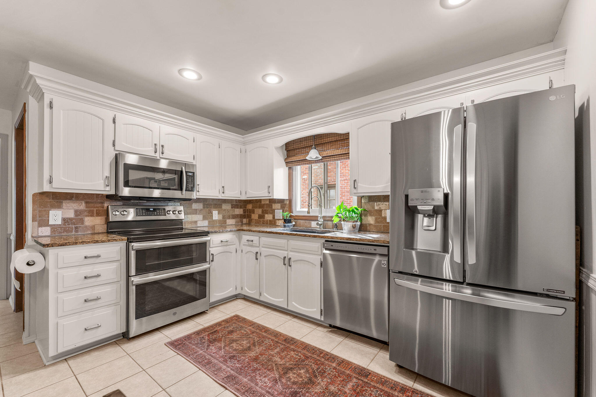 2937 South Brentmoor Avenue Property Photo 16