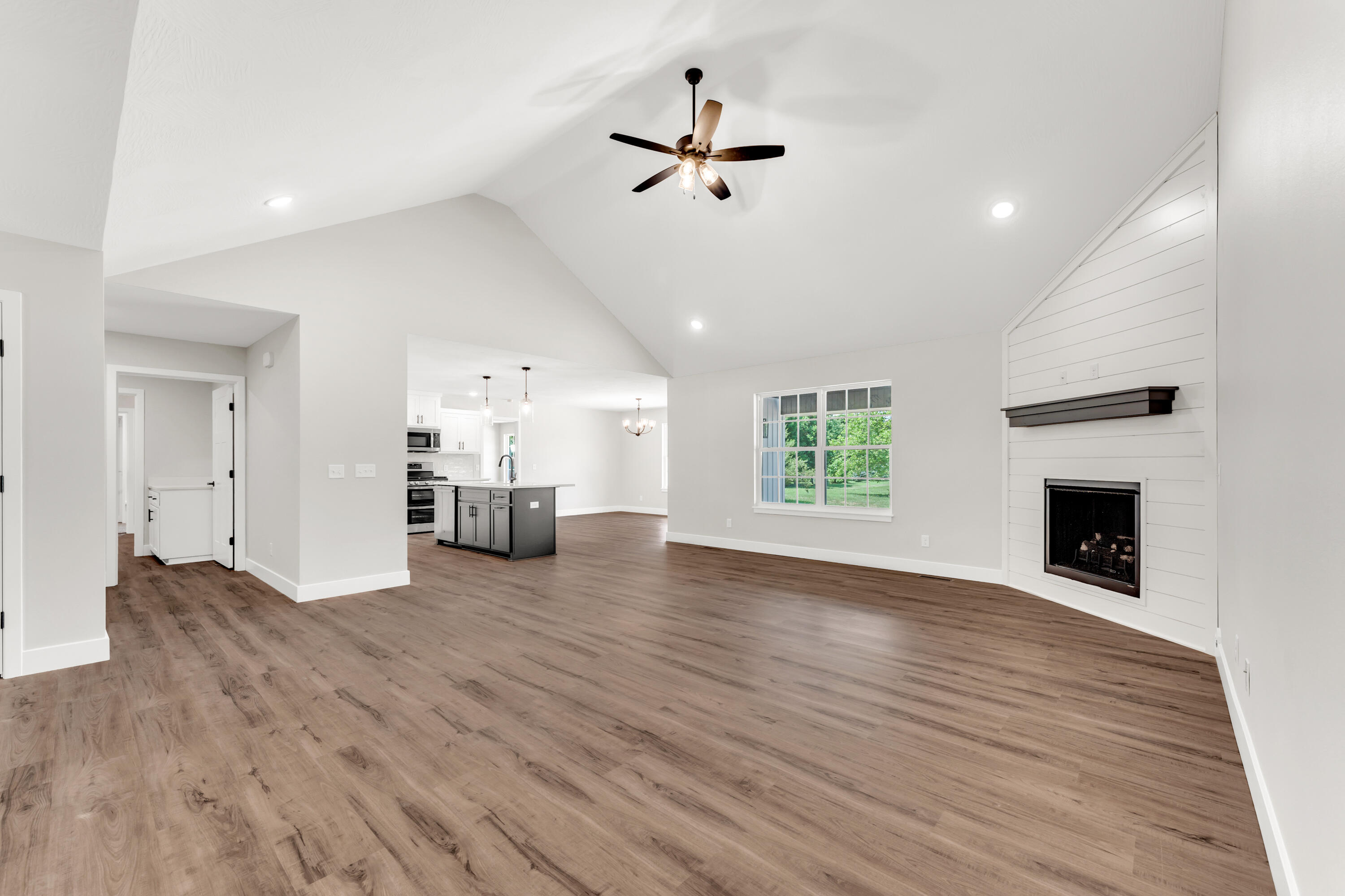 1139 South Gregg Road Property Photo 6