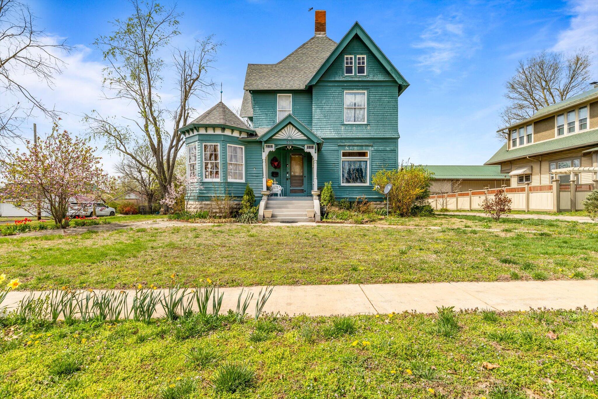 500 5th Street Property Photo 2