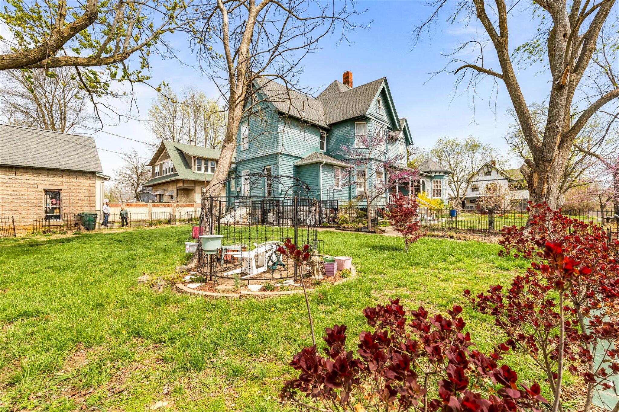 500 5th Street Property Photo 3