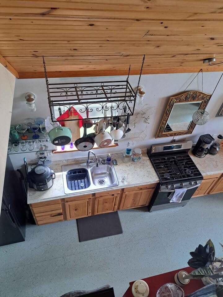 739 Easy Street Property Photo 17