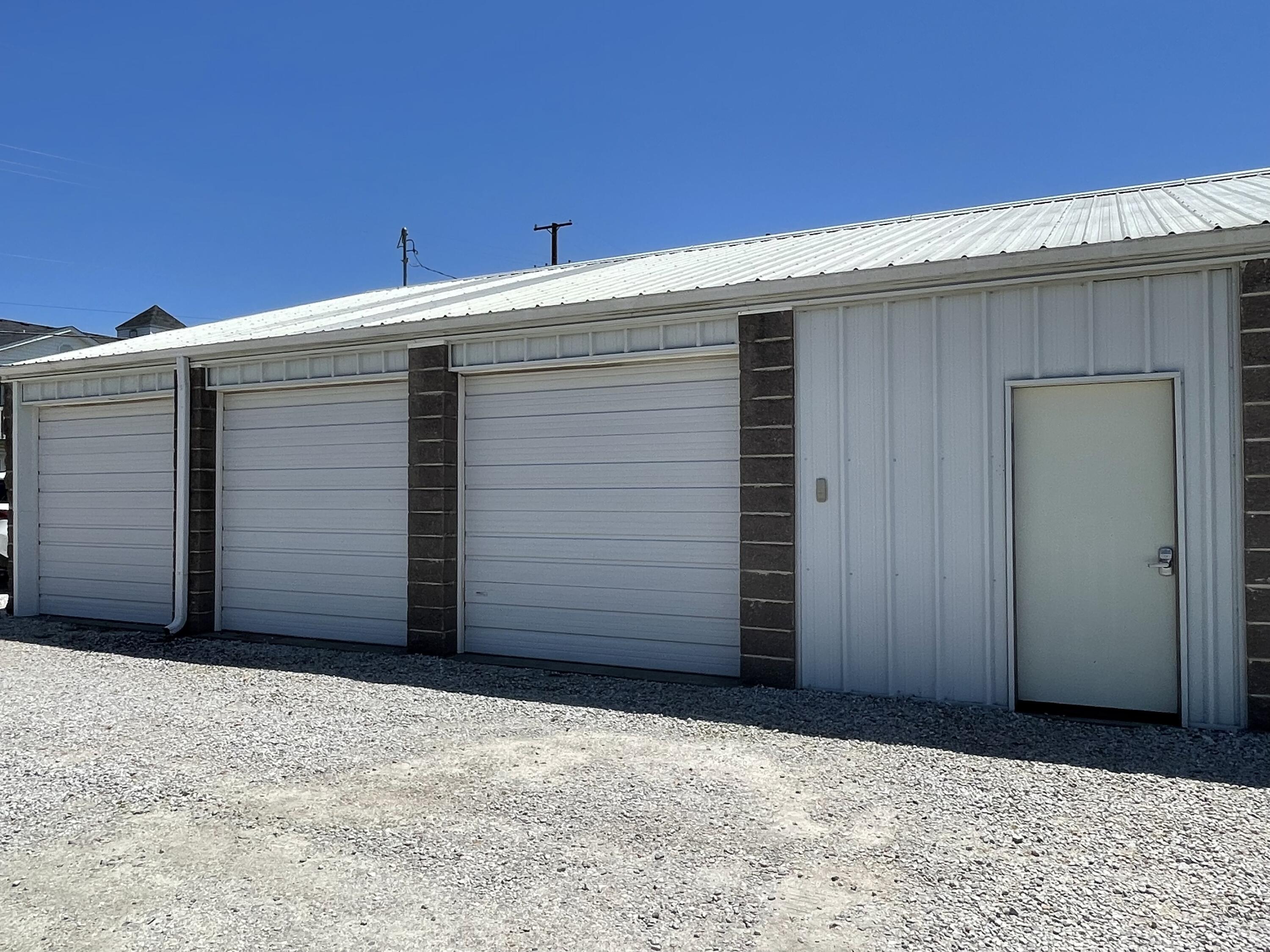 2110 Airpark Road Property Photo 3