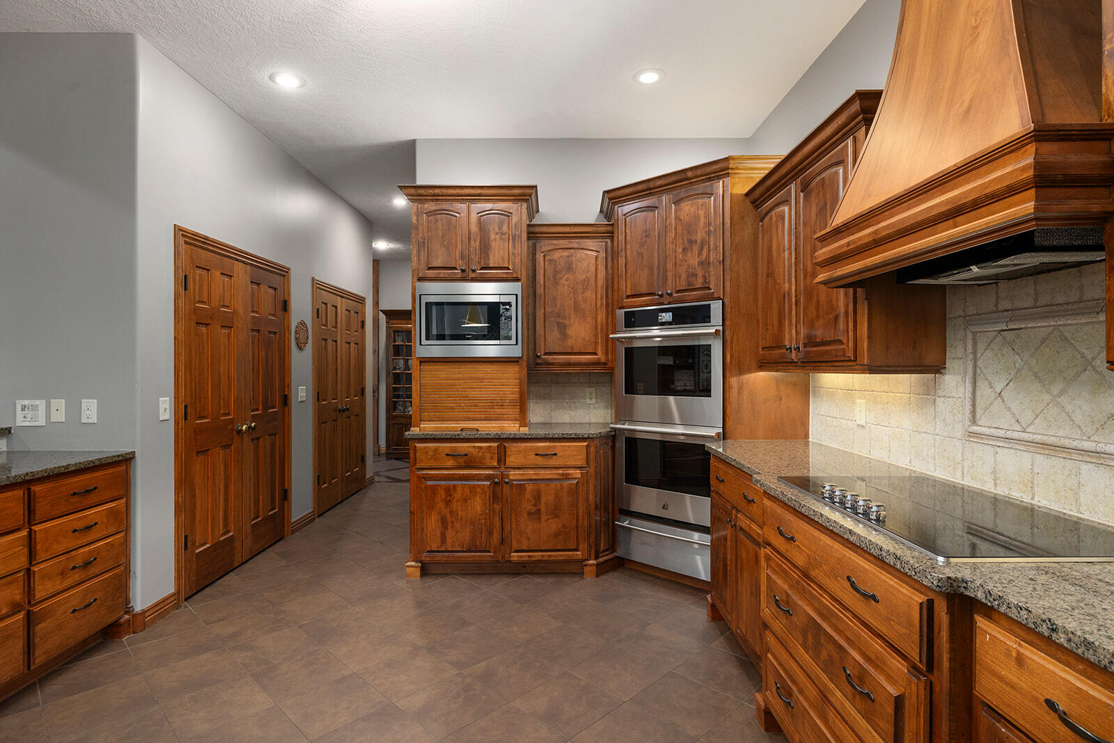 846 White Diamond Court Property Photo 14