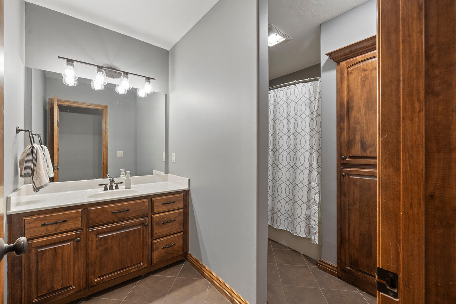 846 White Diamond Court Property Photo 41