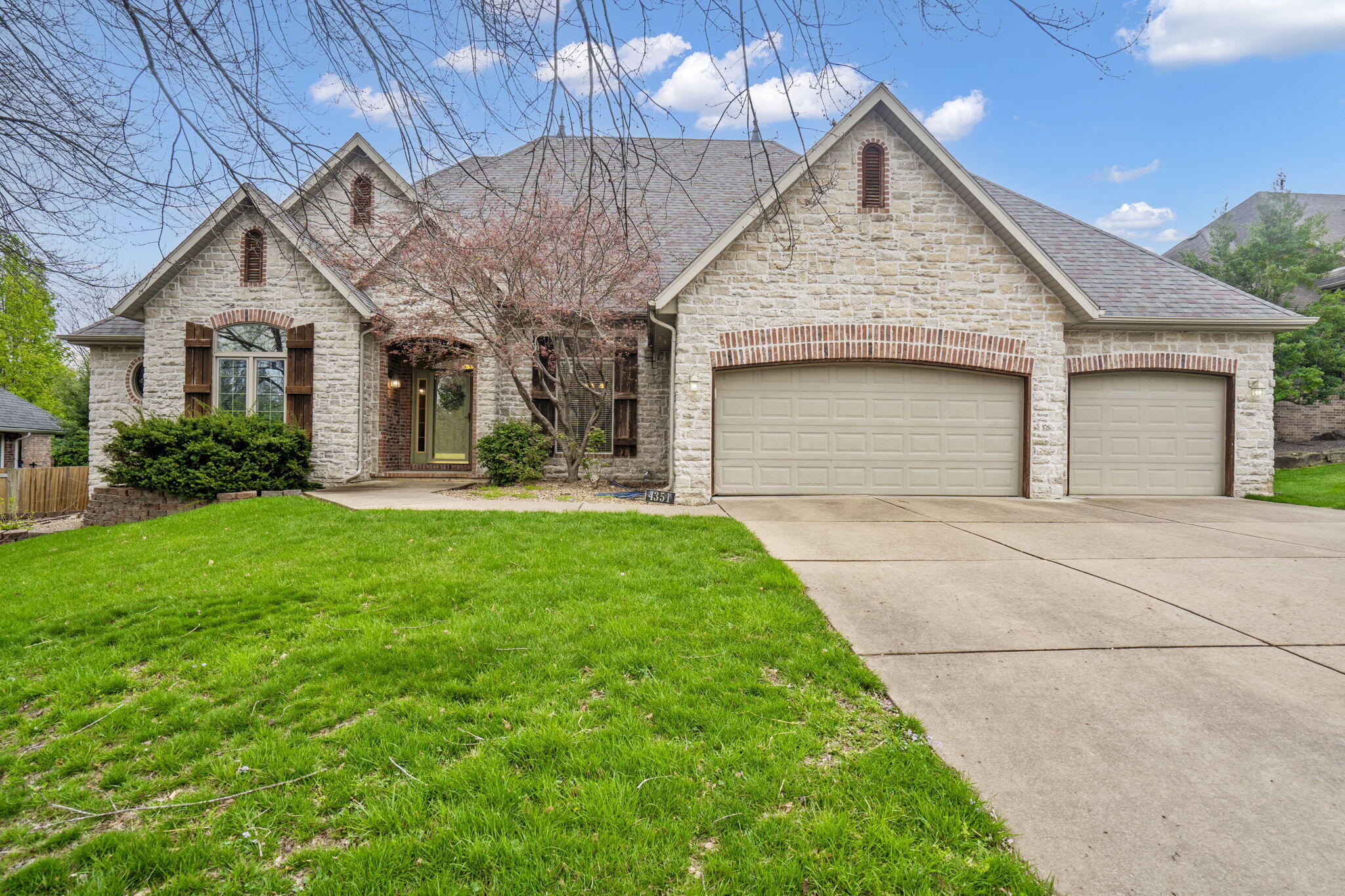 4351 East Lori Lei Court Property Photo 2