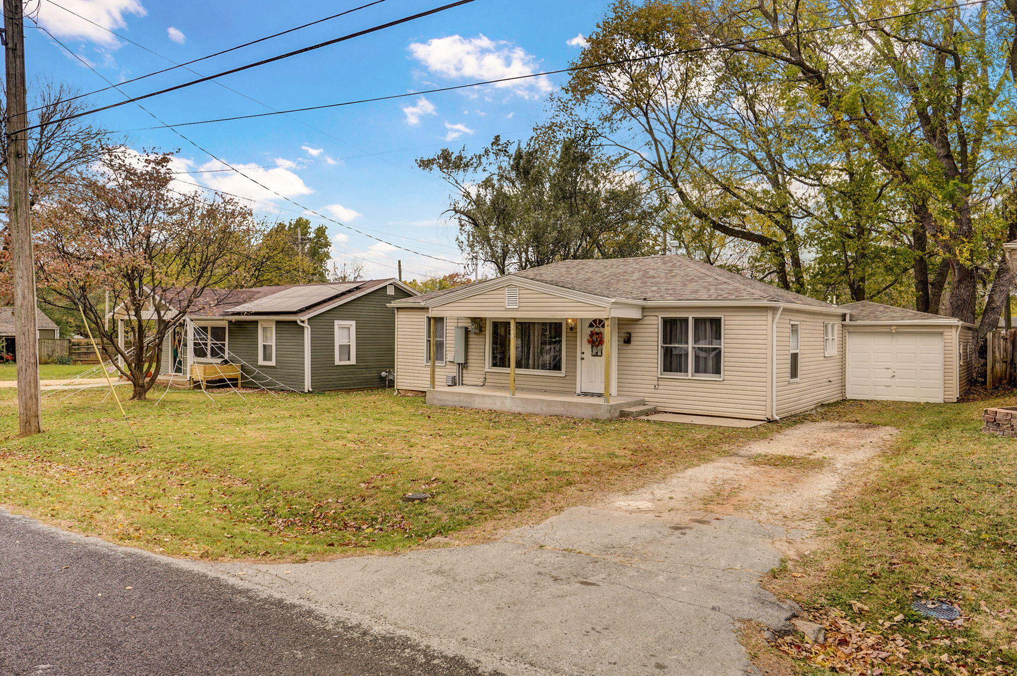 549 South Hillcrest Avenue Property Photo 3