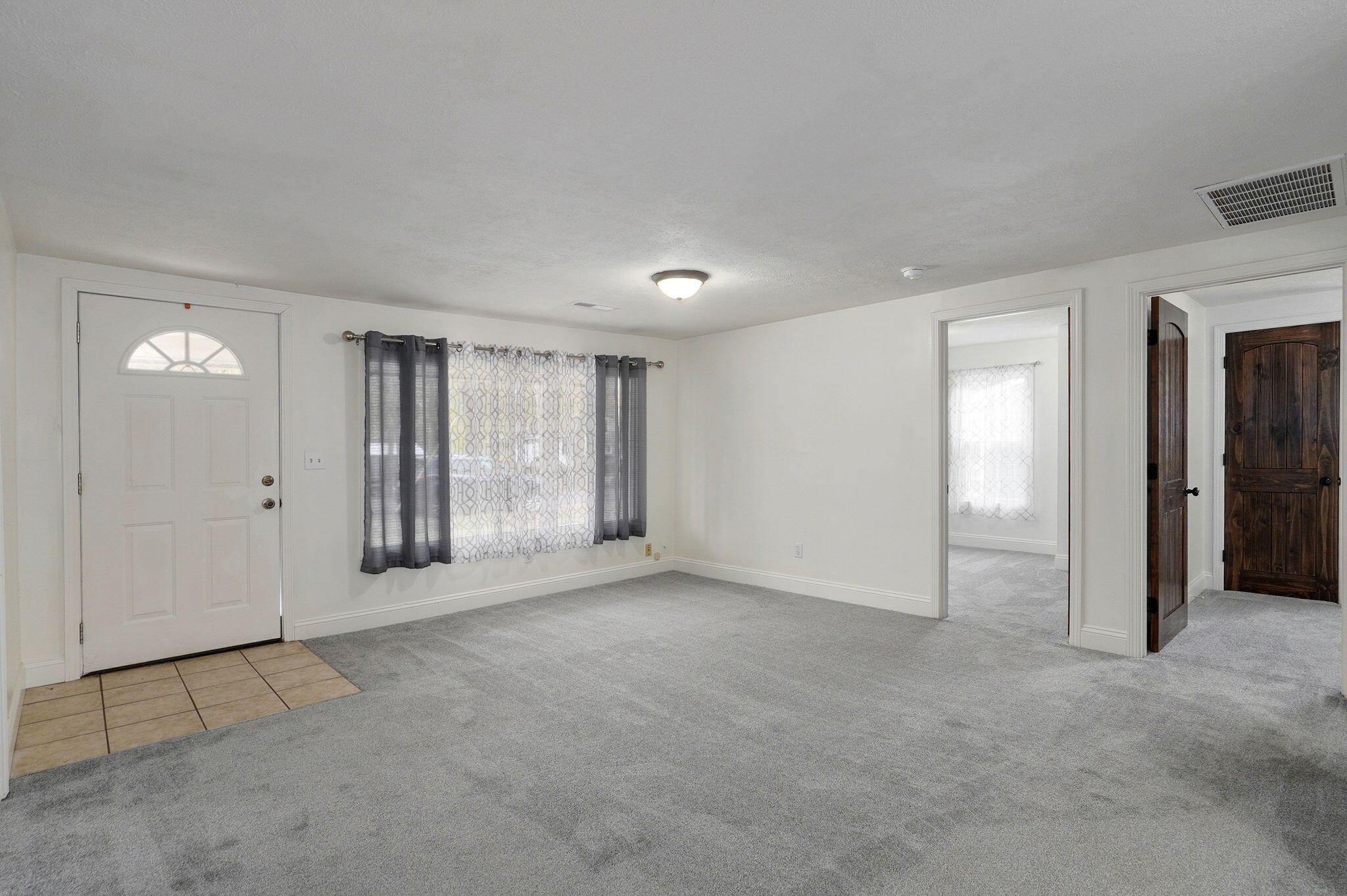 549 South Hillcrest Avenue Property Photo 10
