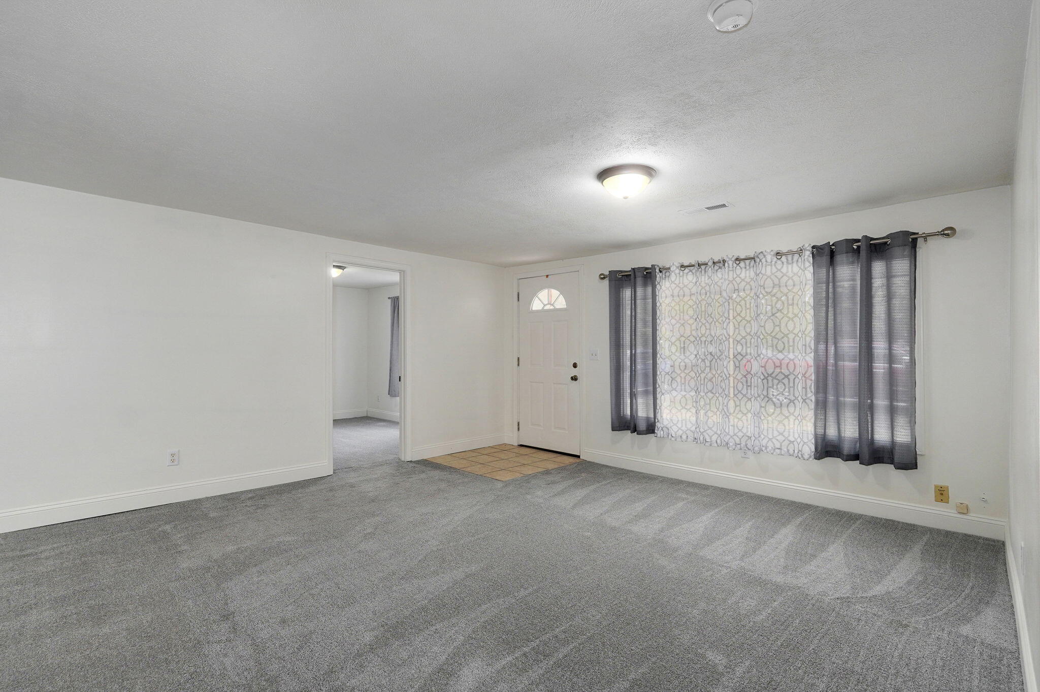 549 South Hillcrest Avenue Property Photo 11