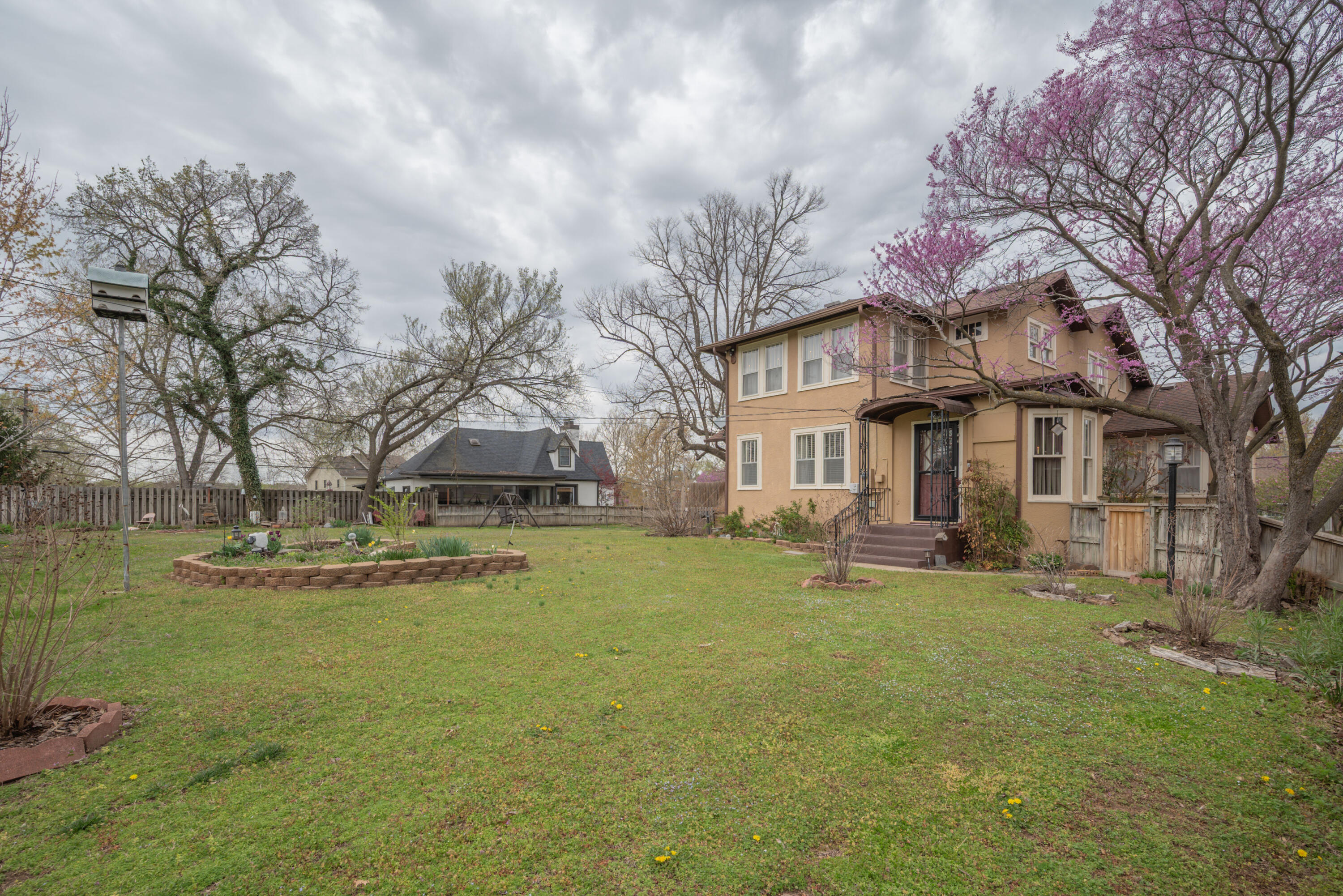 802 Hampton Place Property Photo 6