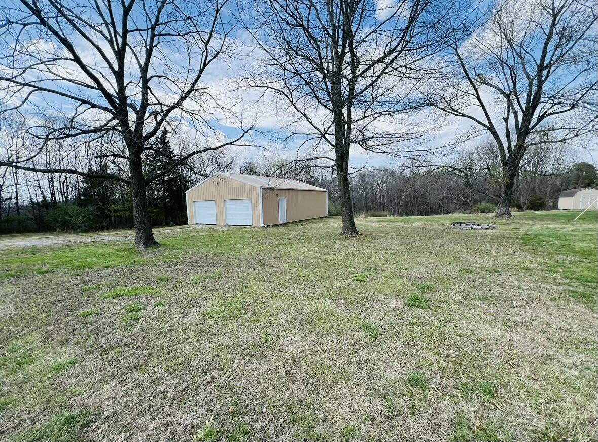 1037 Hummingbird Road Property Photo 7