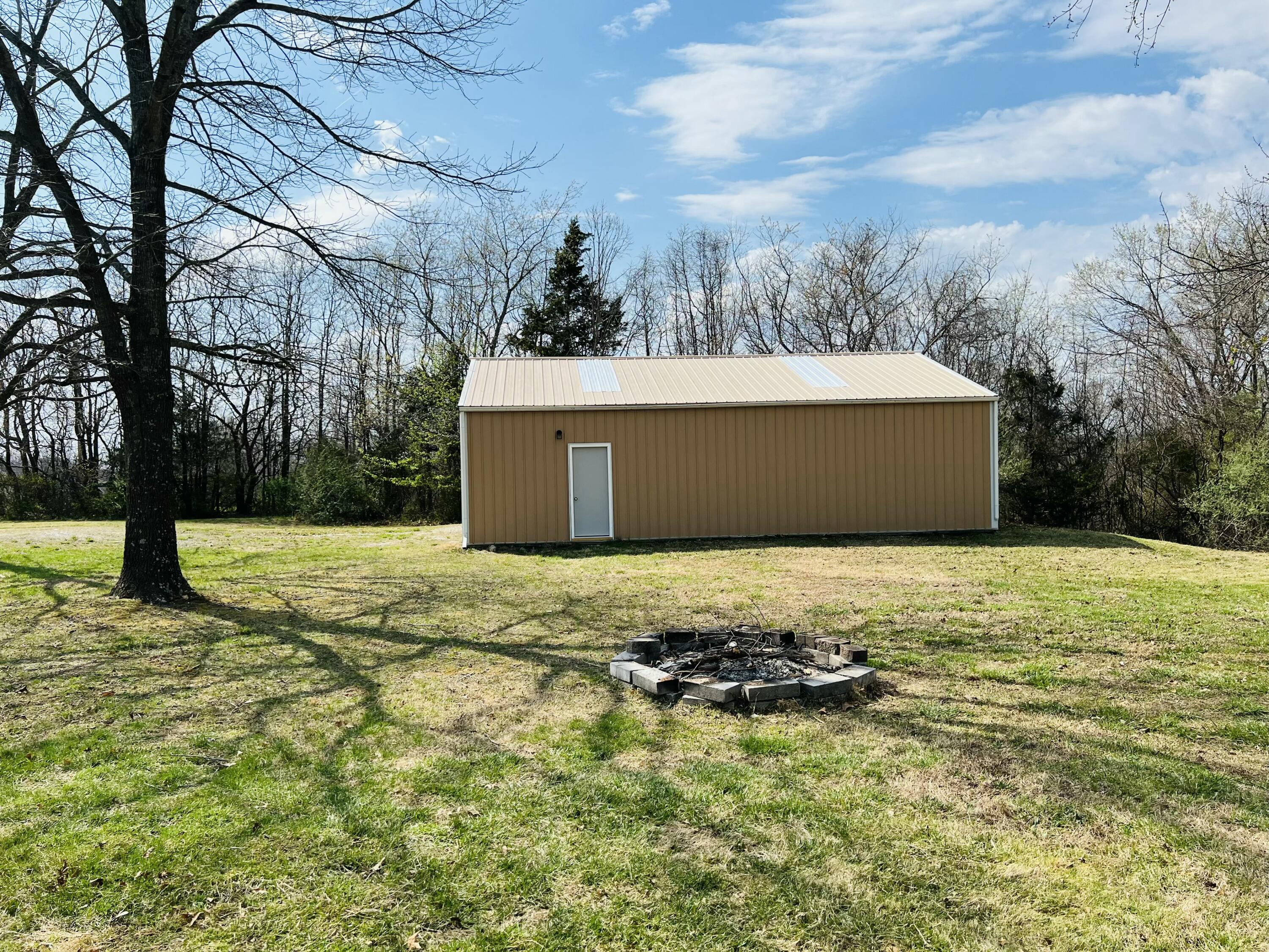 1037 Hummingbird Road Property Photo 10