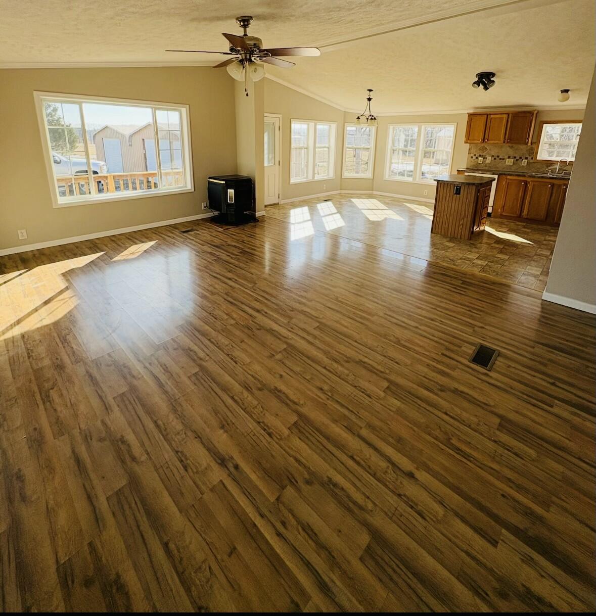 1037 Hummingbird Road Property Photo 12