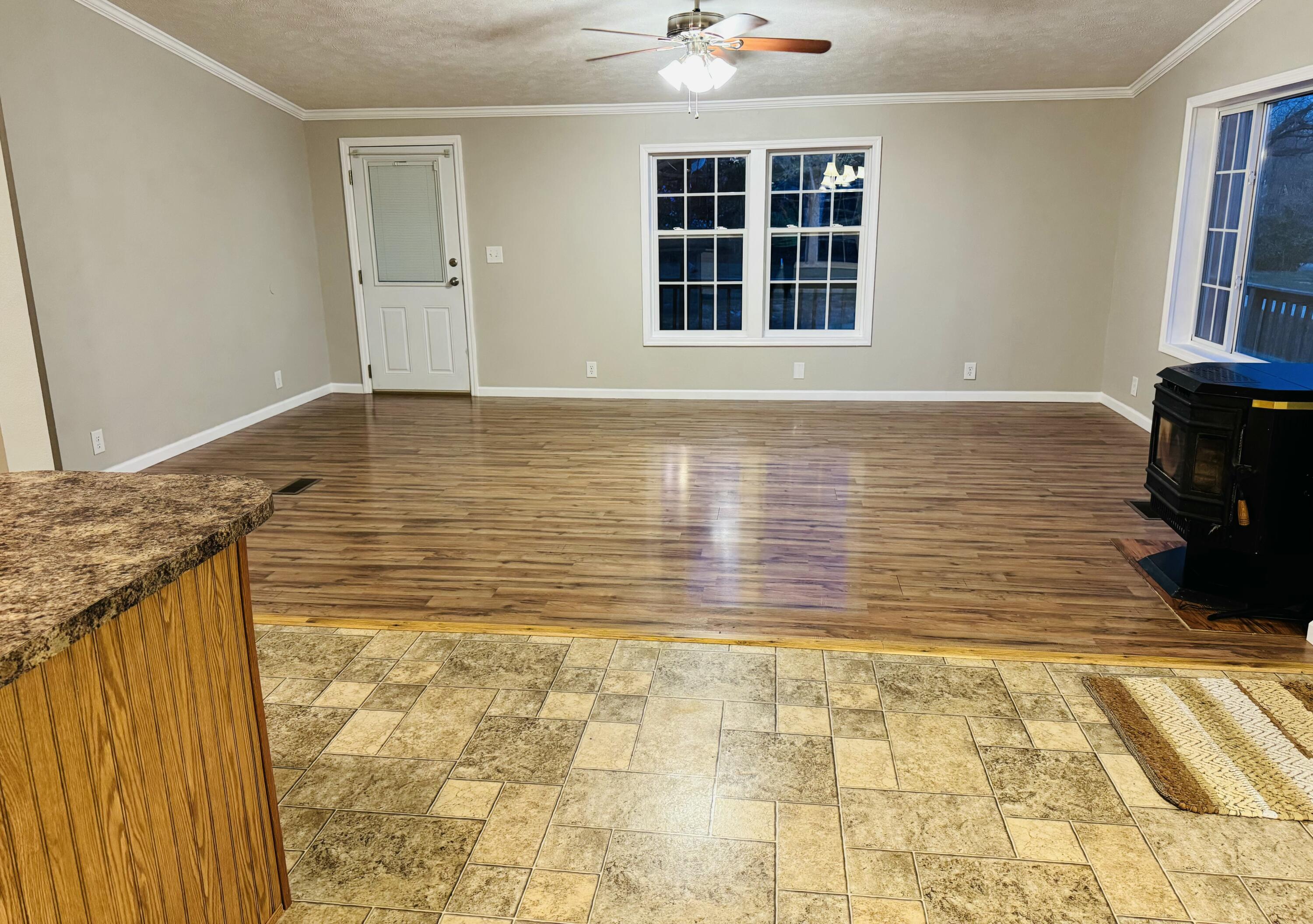 1037 Hummingbird Road Property Photo 14