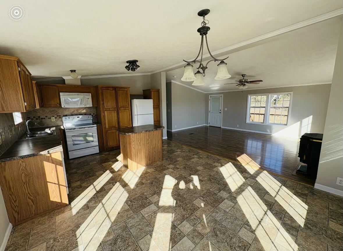 1037 Hummingbird Road Property Photo 15