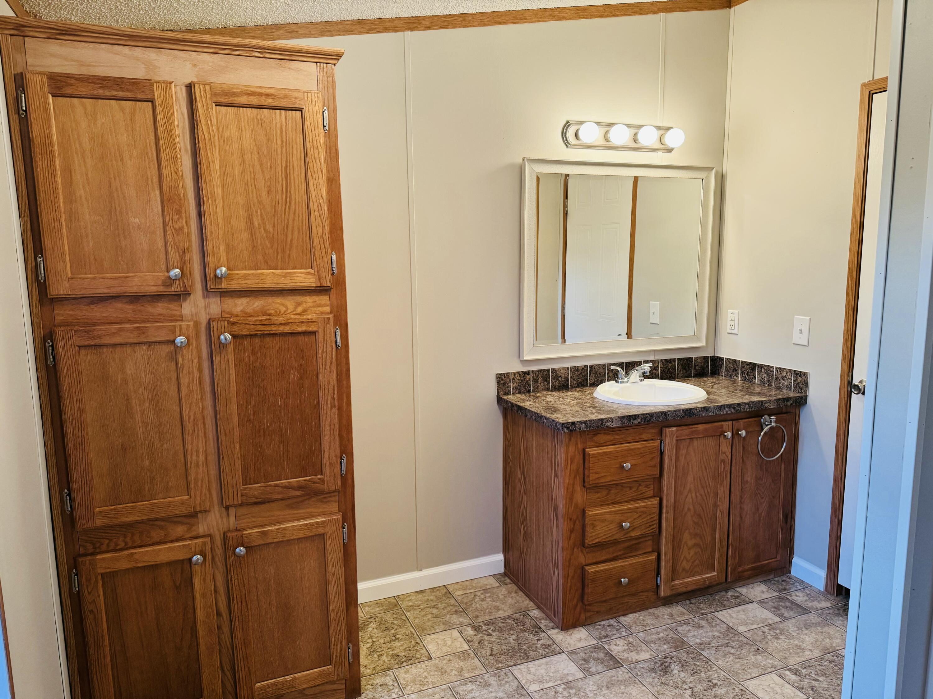 1037 Hummingbird Road Property Photo 19