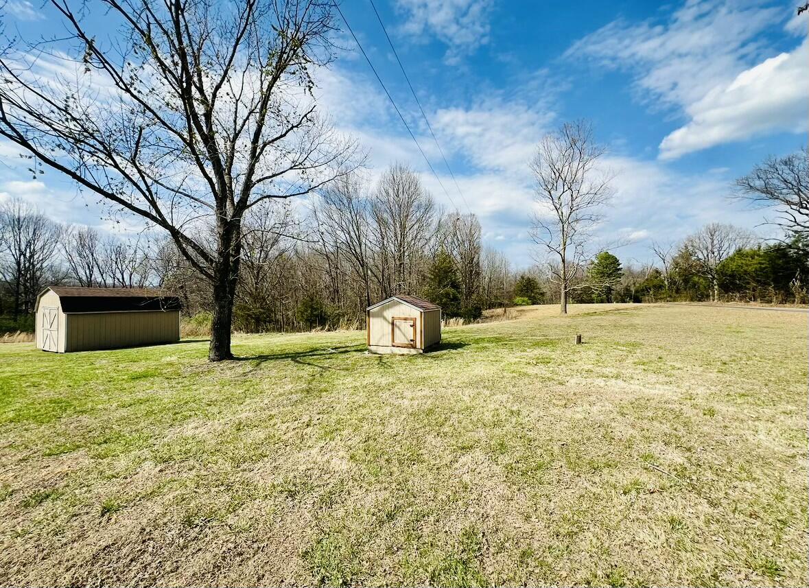 1037 Hummingbird Road Property Photo 27