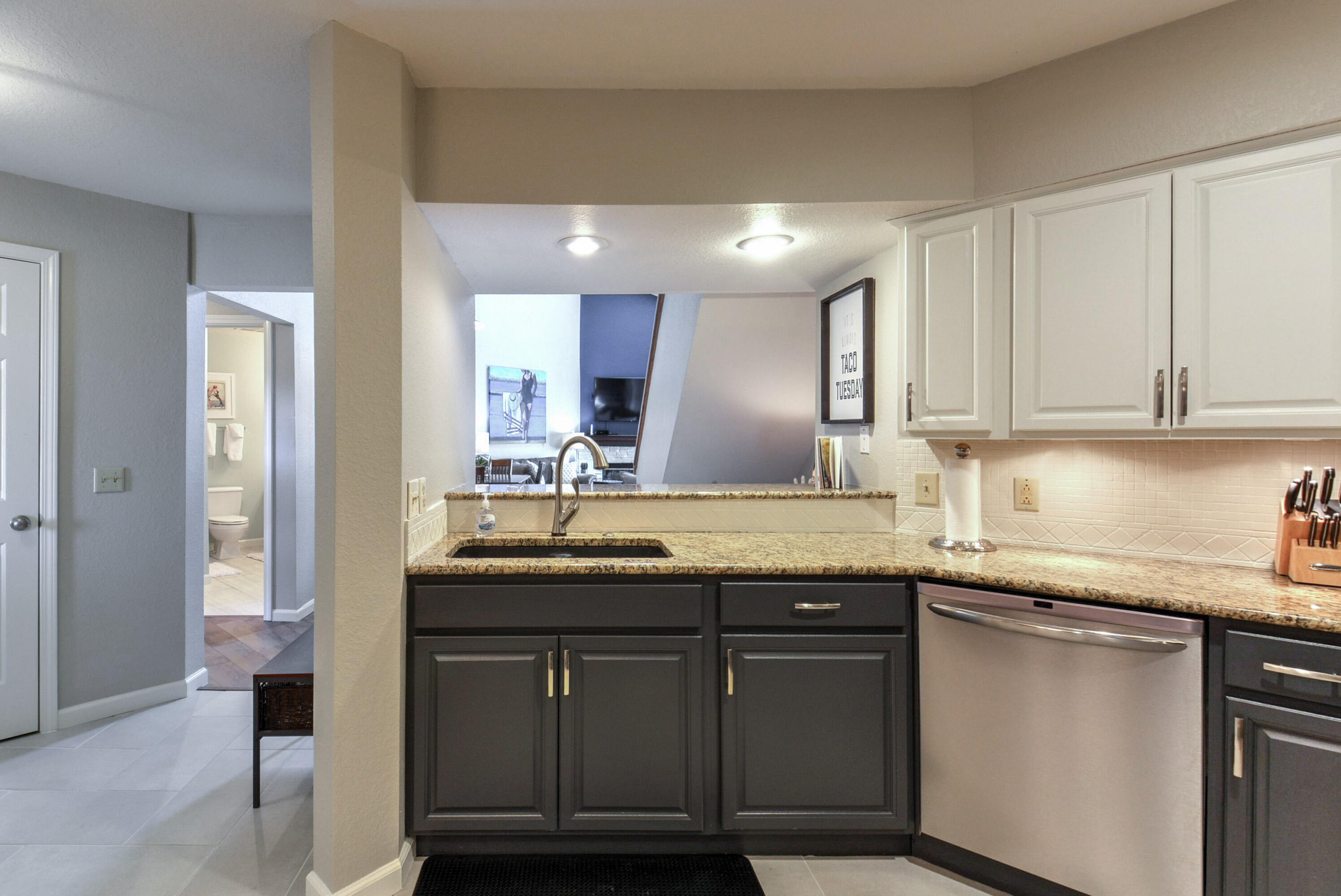 280 Wimbledon Drive Property Photo 6
