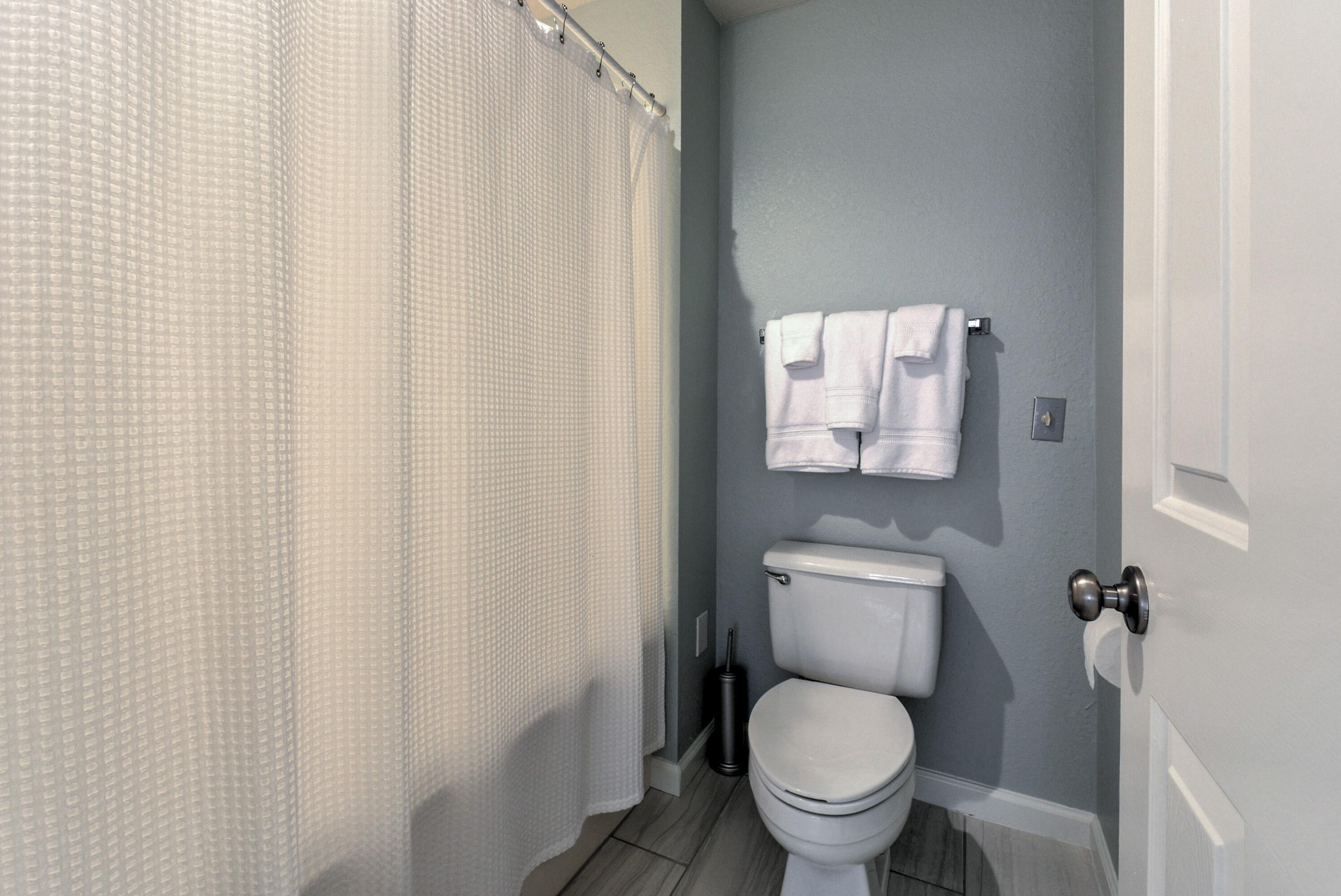 280 Wimbledon Drive Property Photo 12