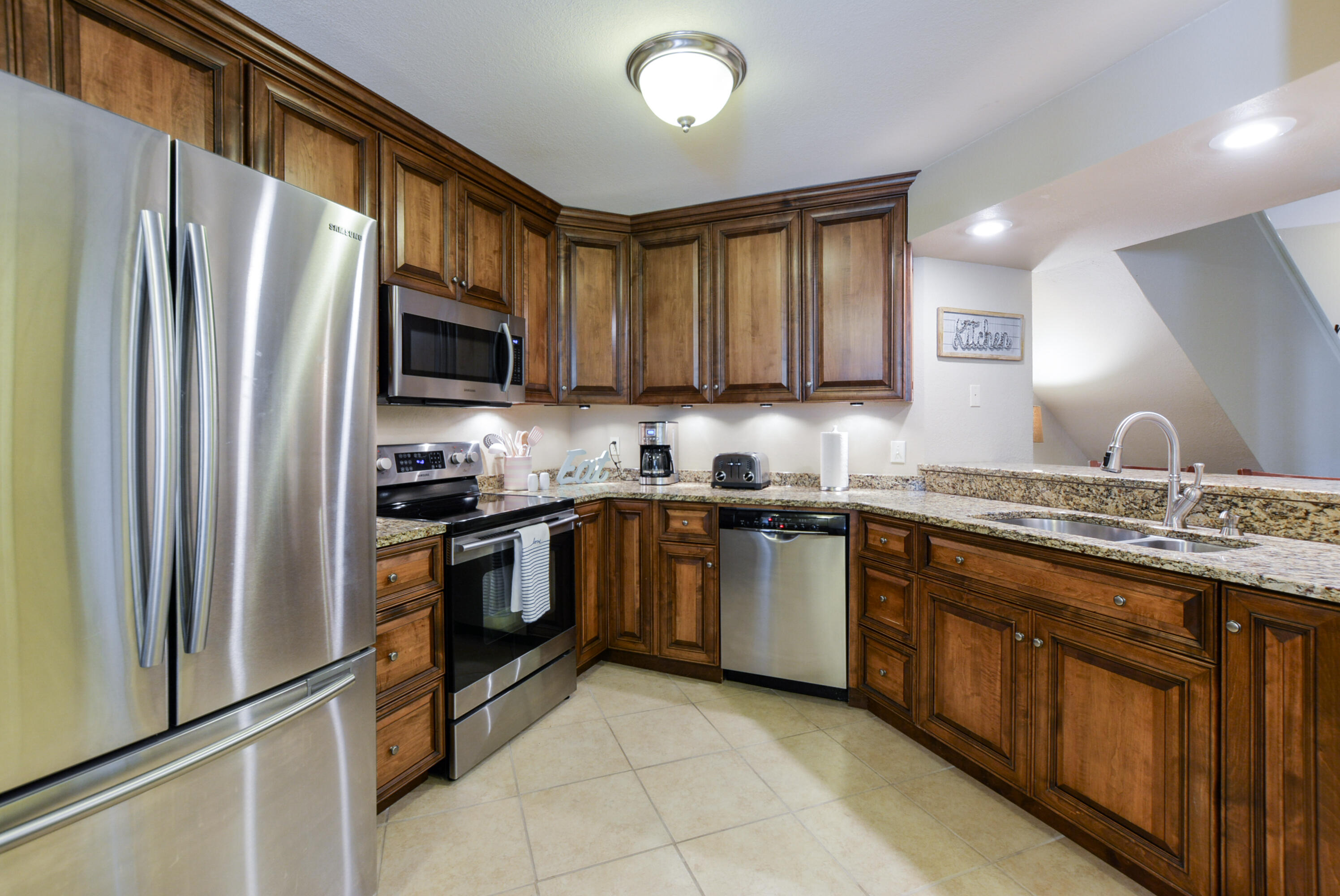 318 Wimbledon Drive Property Photo 4