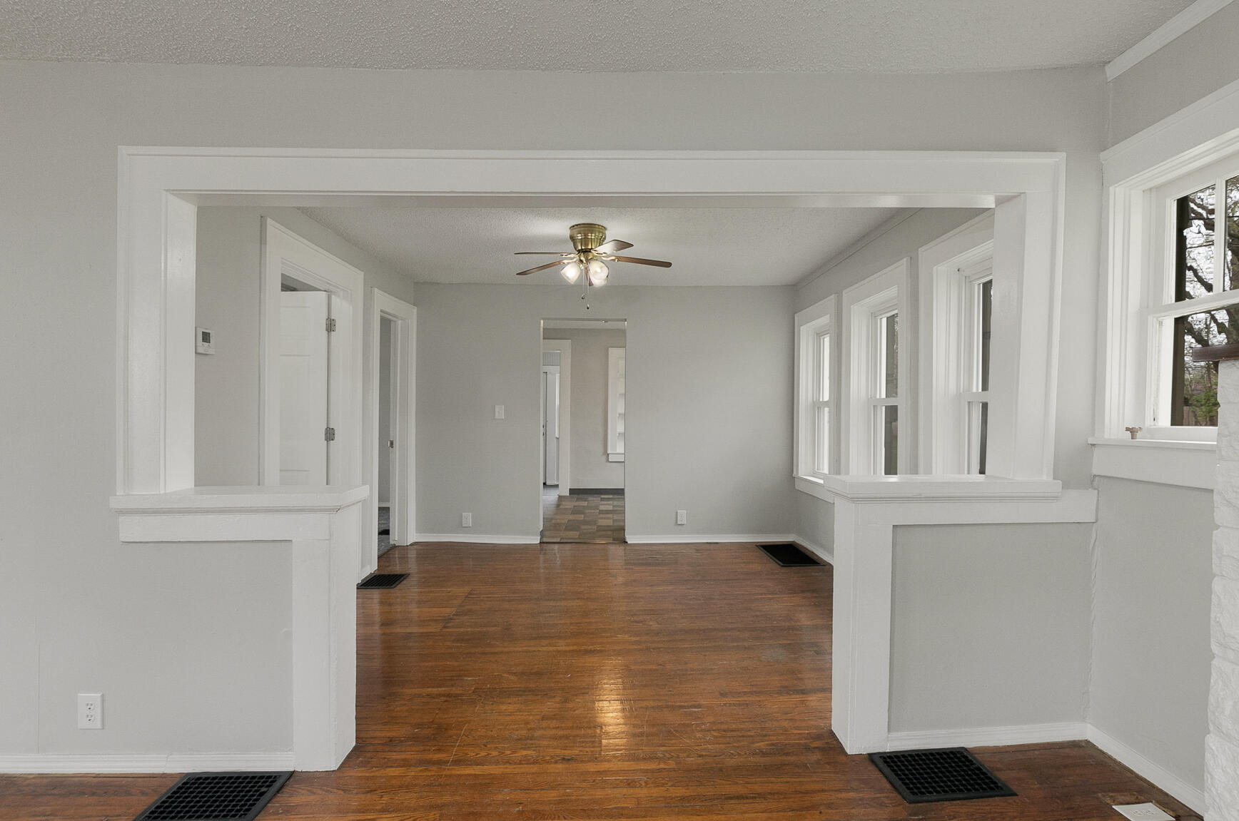 2541 West Mill Street Property Photo 7