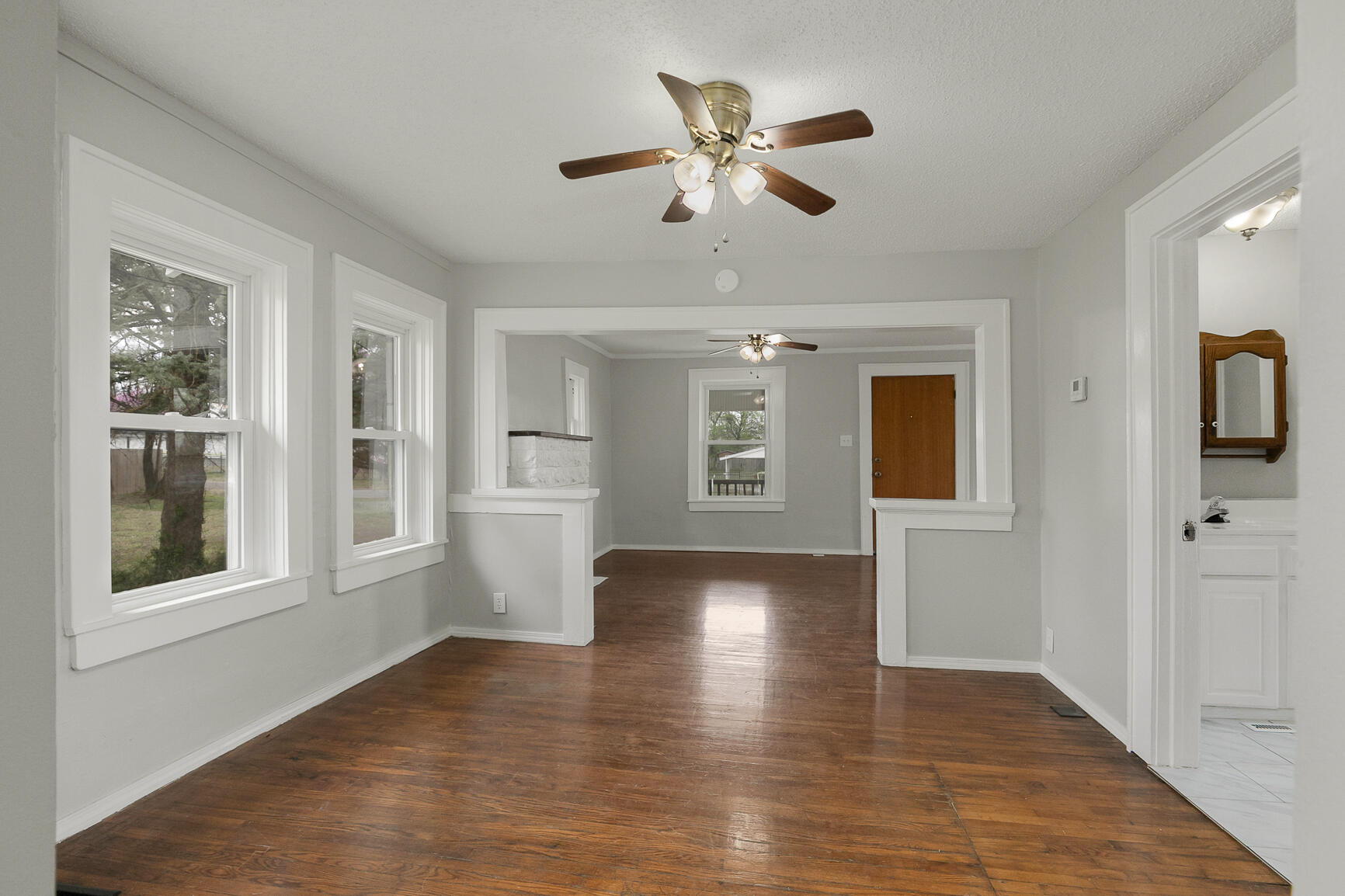 2541 West Mill Street Property Photo 9