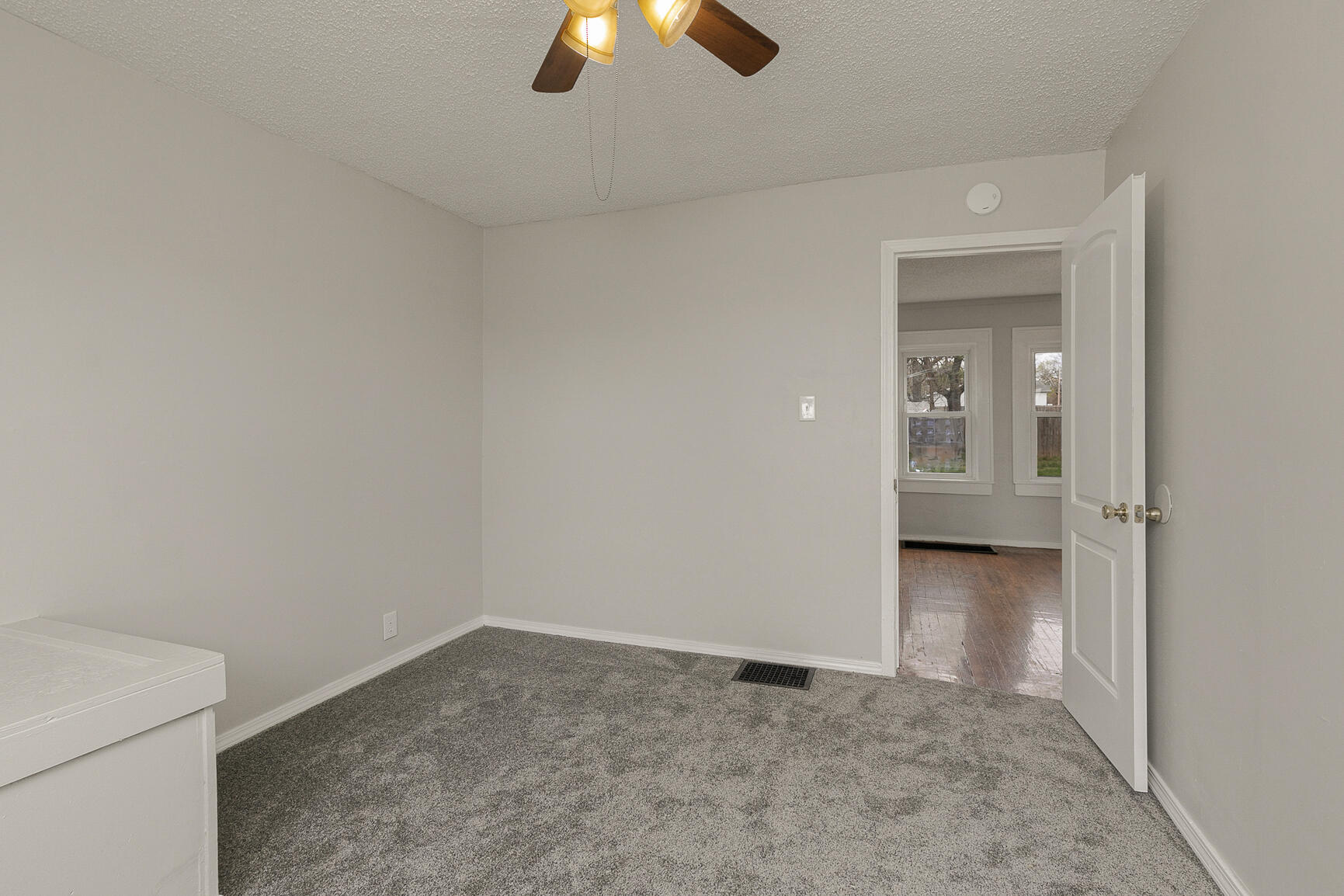 2541 West Mill Street Property Photo 17