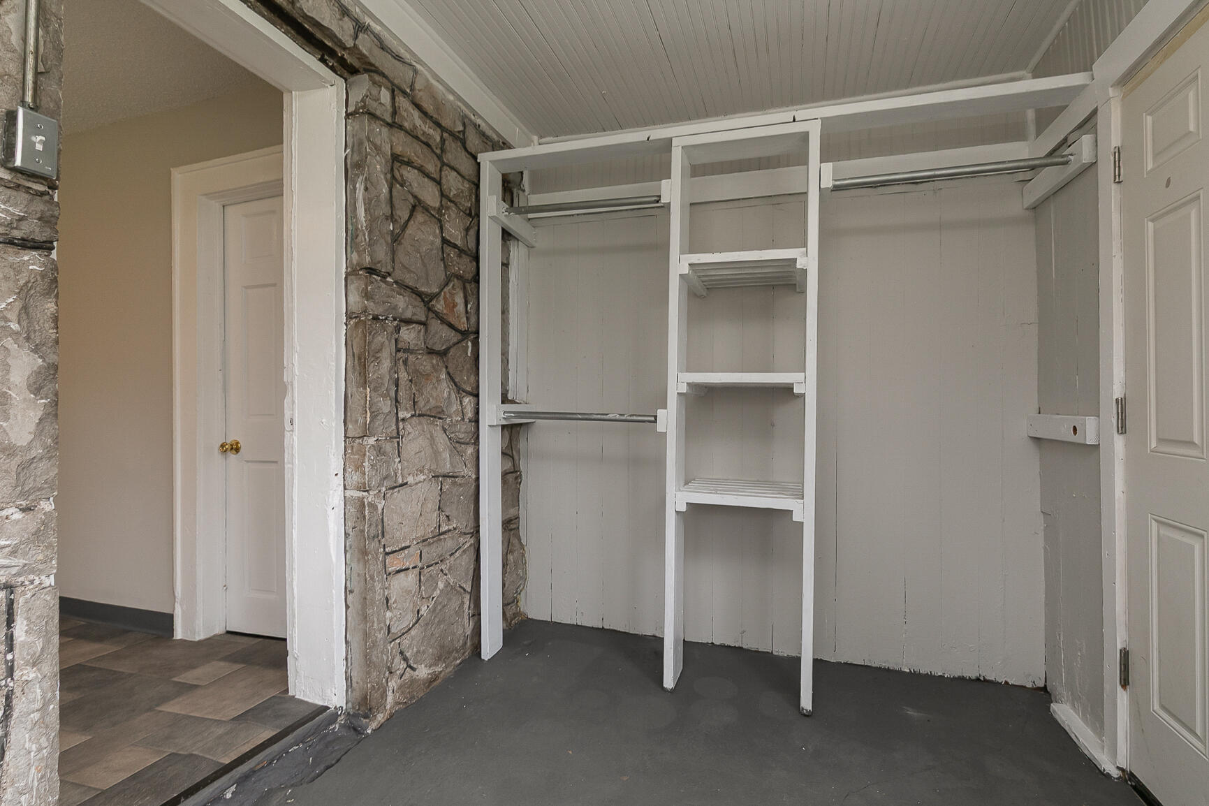 2541 West Mill Street Property Photo 20