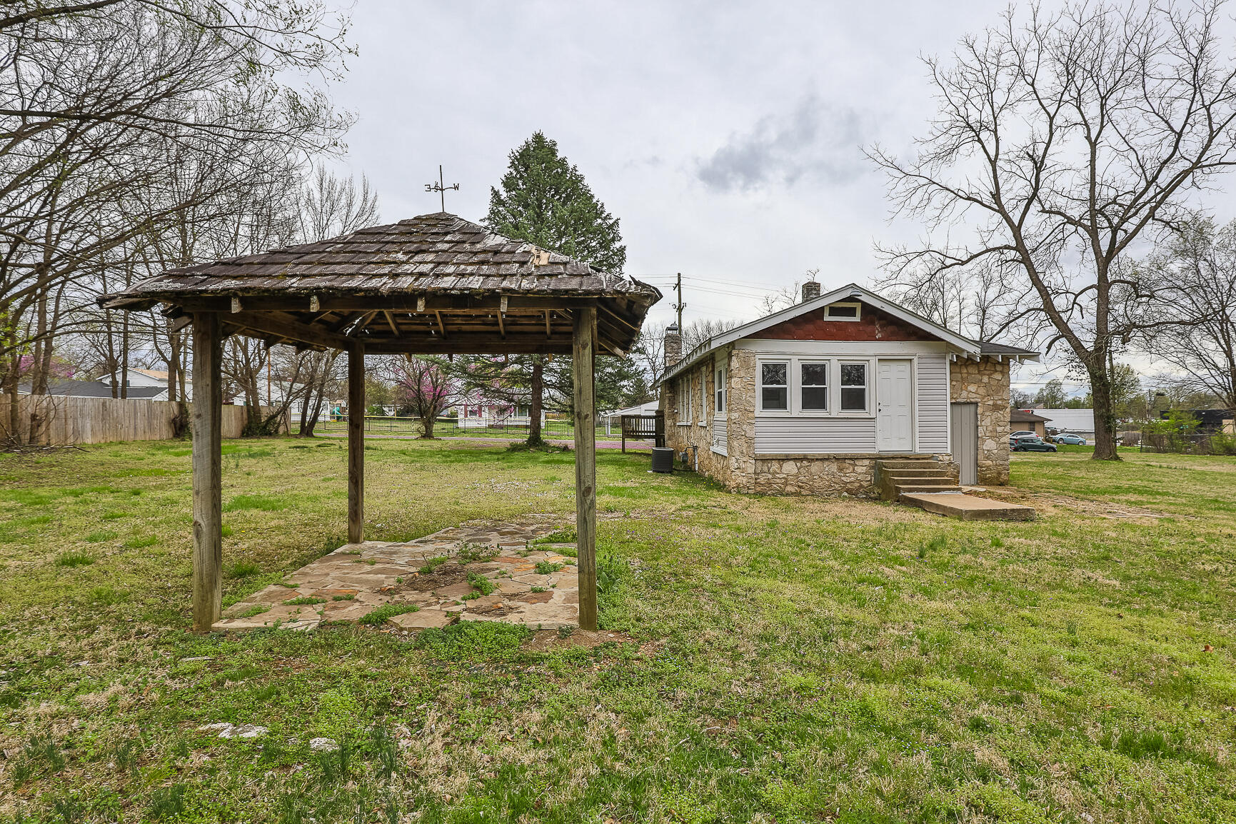 2541 West Mill Street Property Photo 24