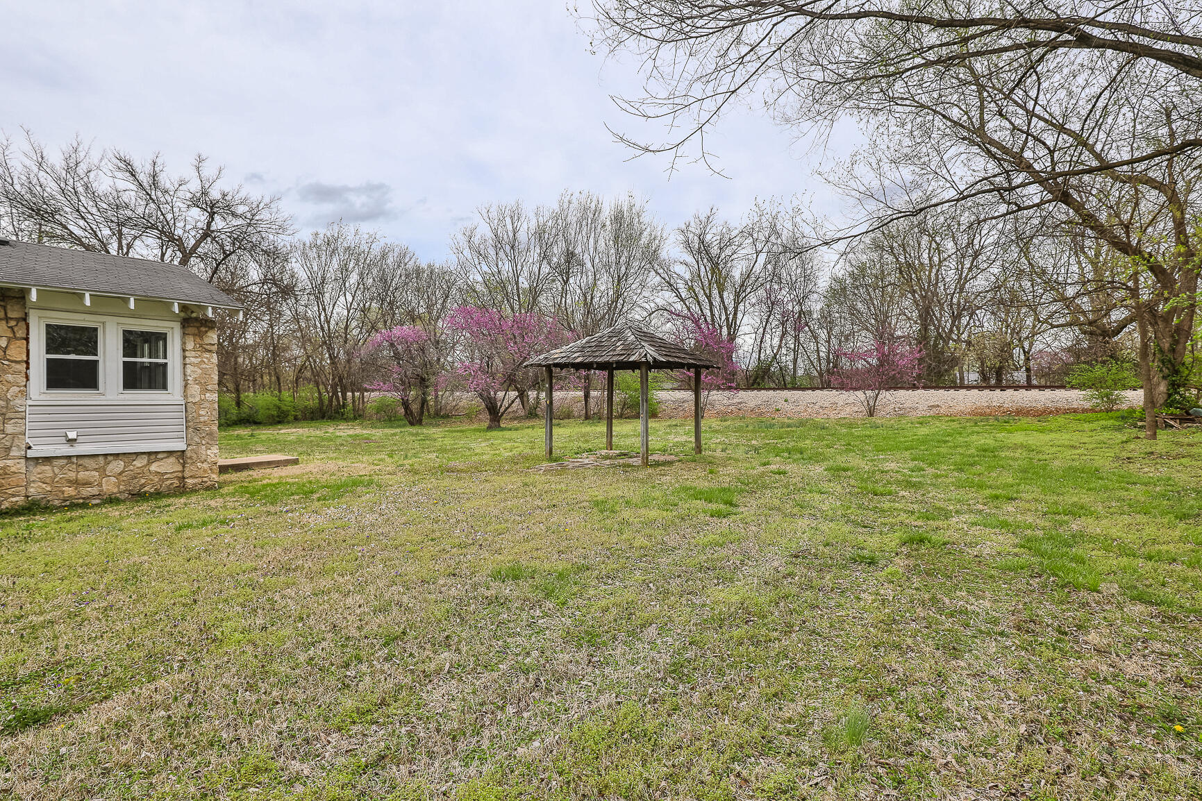 2541 West Mill Street Property Photo 25