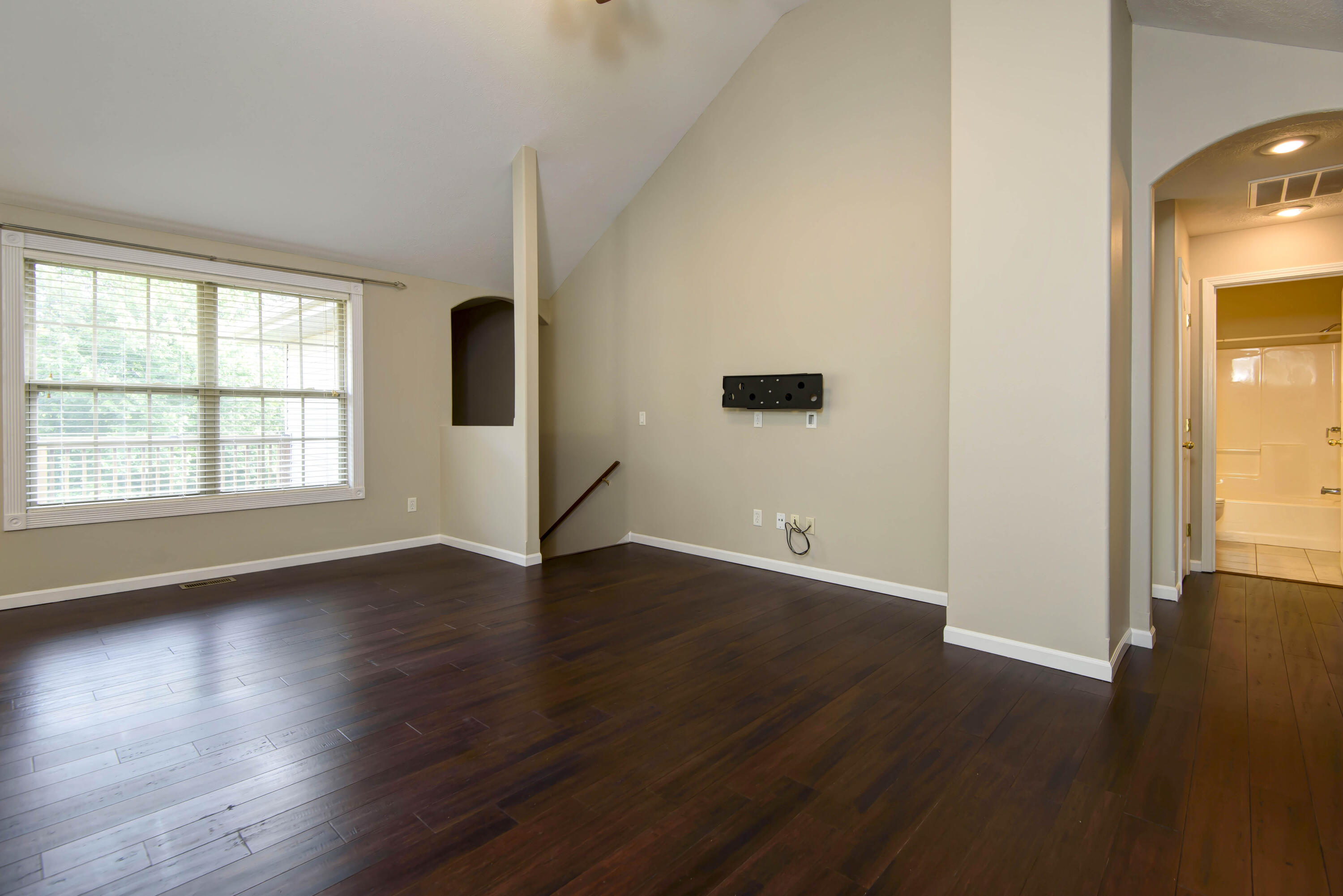 1003 West Bates Drive Property Photo 3