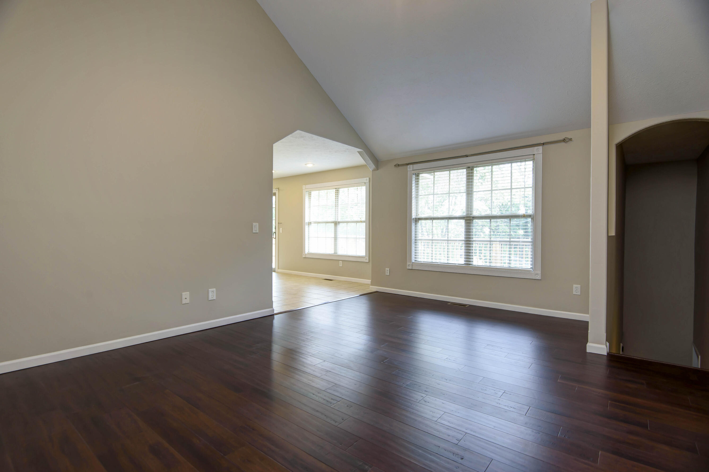 1003 West Bates Drive Property Photo 4
