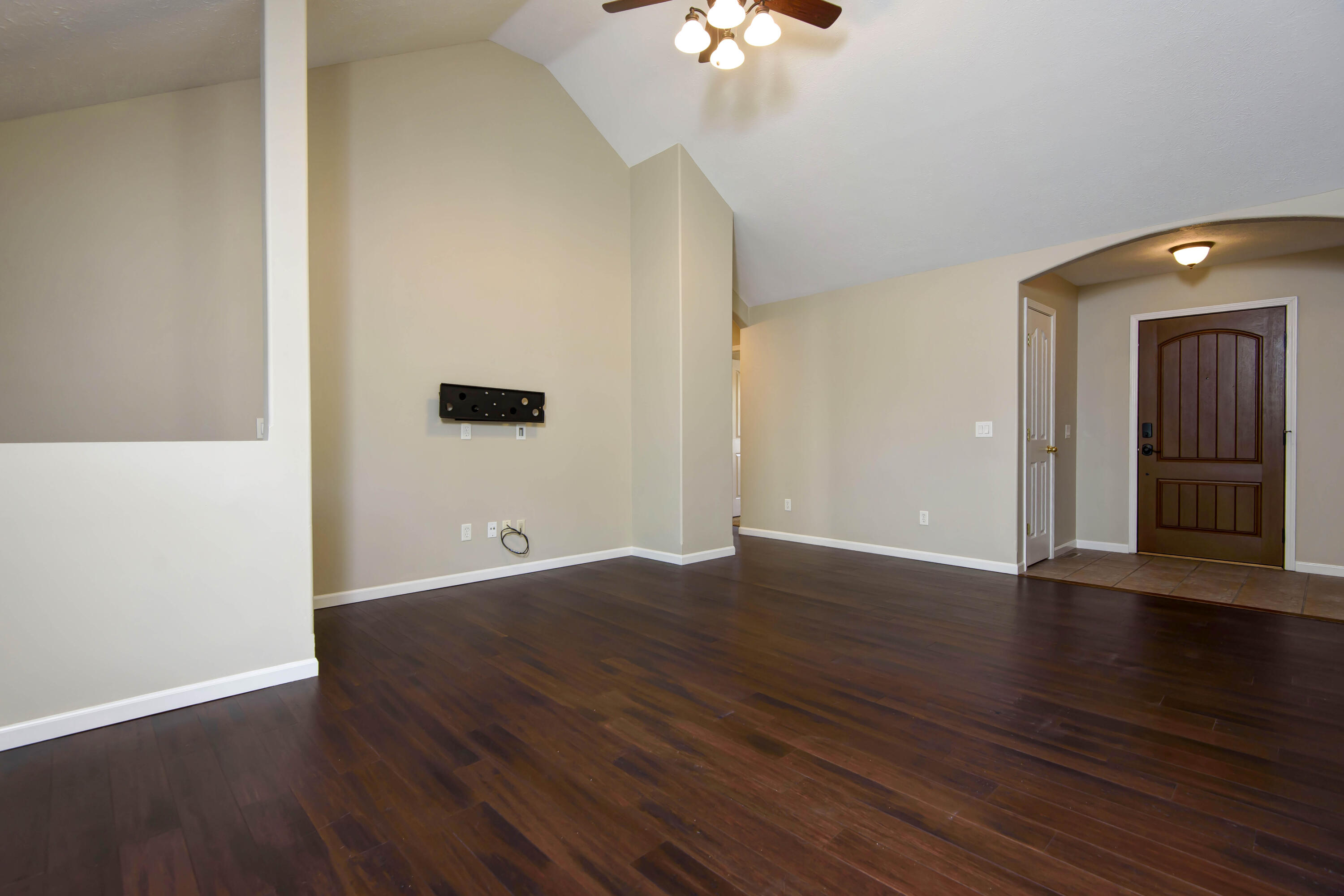 1003 West Bates Drive Property Photo 5