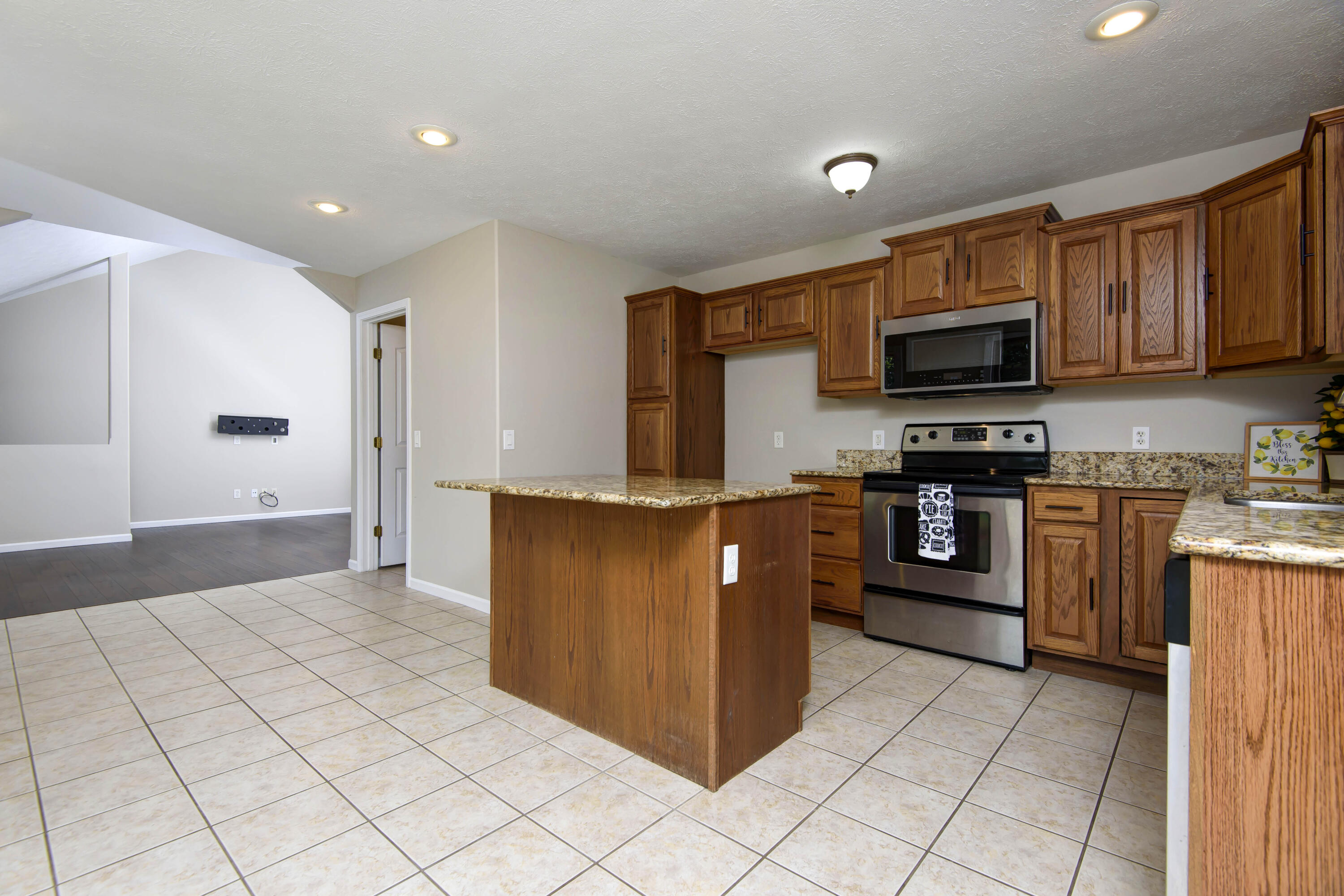 1003 West Bates Drive Property Photo 11