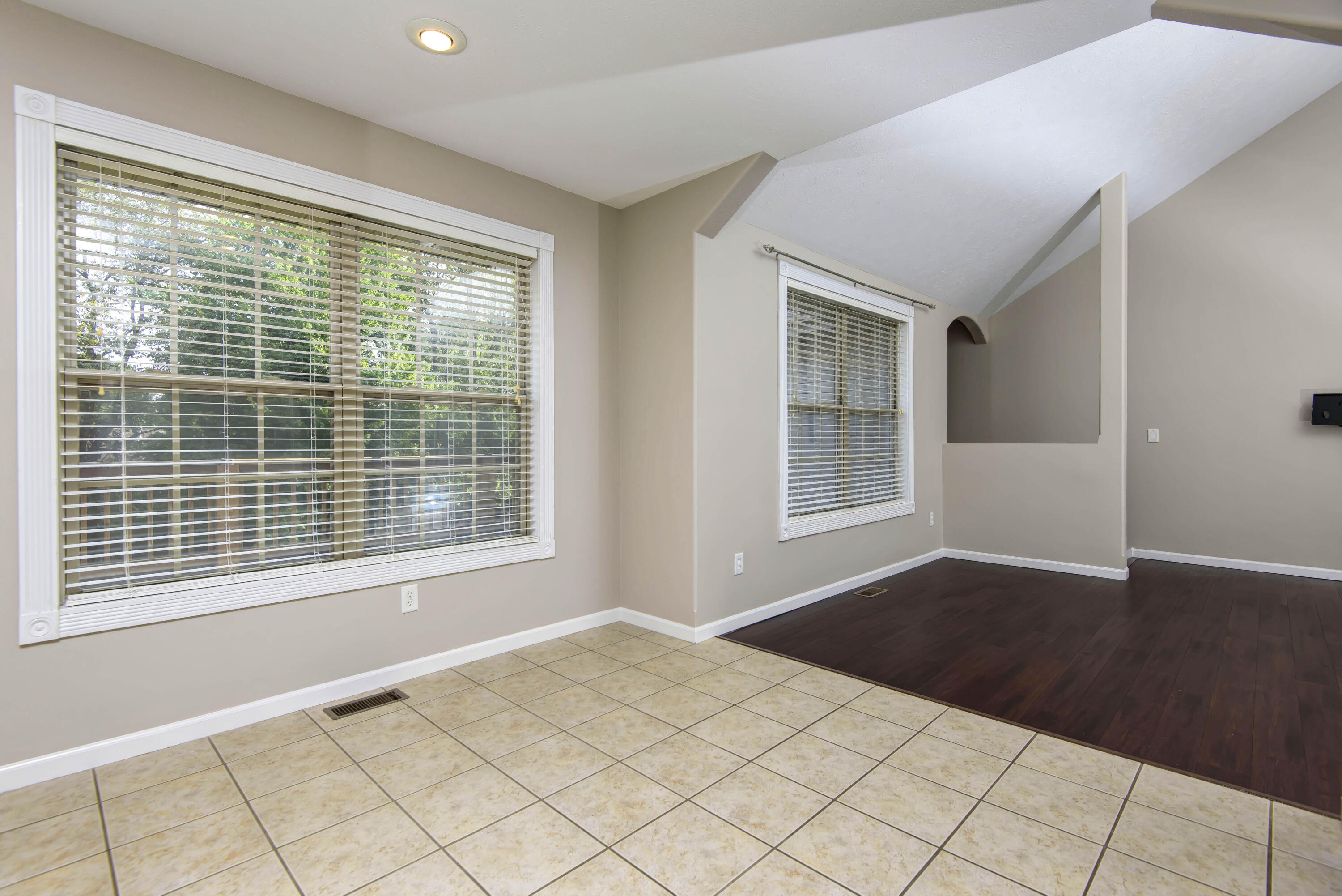 1003 West Bates Drive Property Photo 12