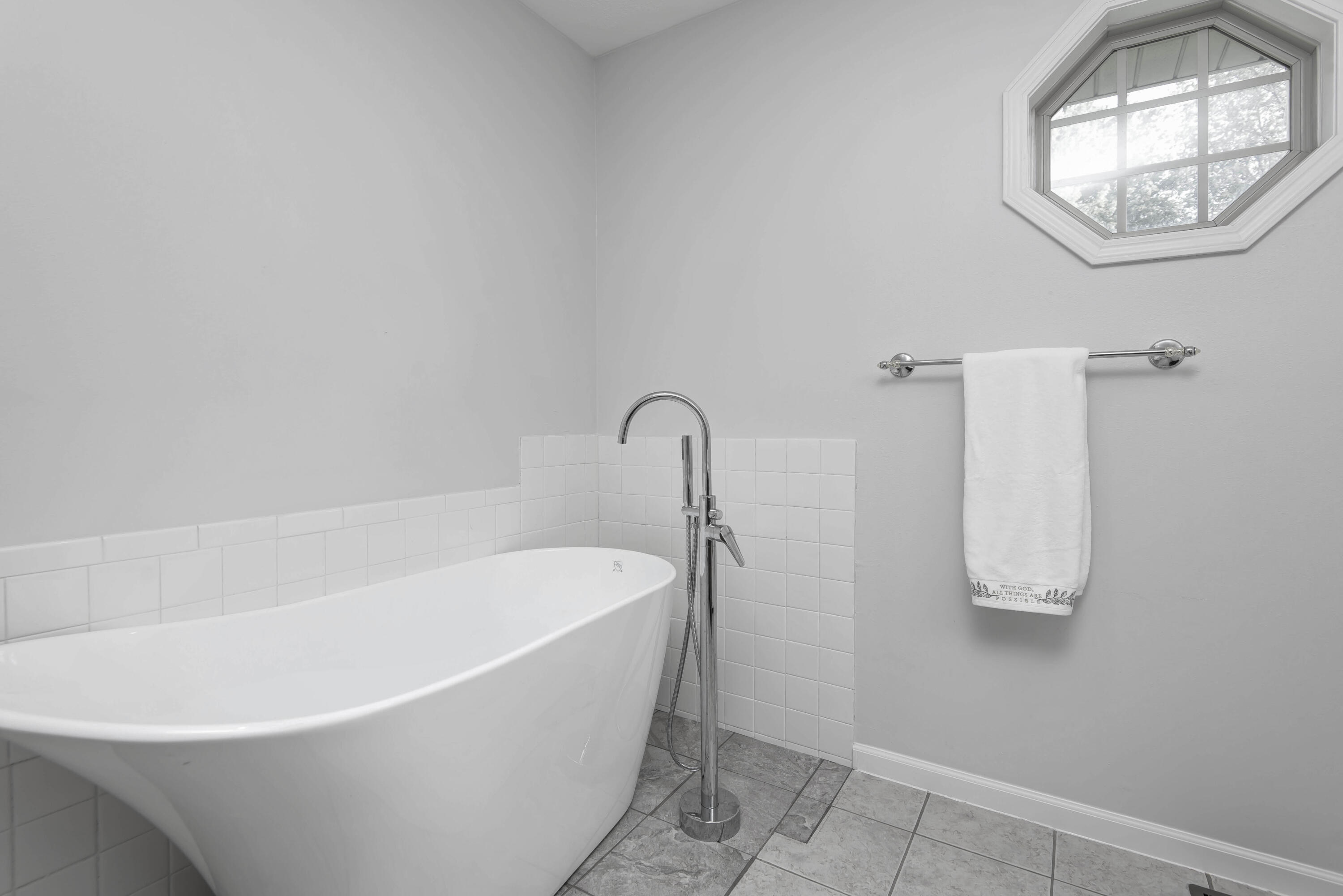 1003 West Bates Drive Property Photo 16