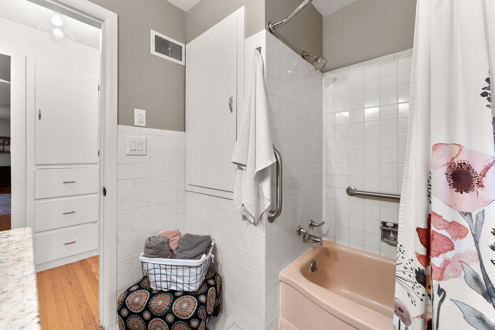 1347 South Kentwood Avenue Property Photo 18