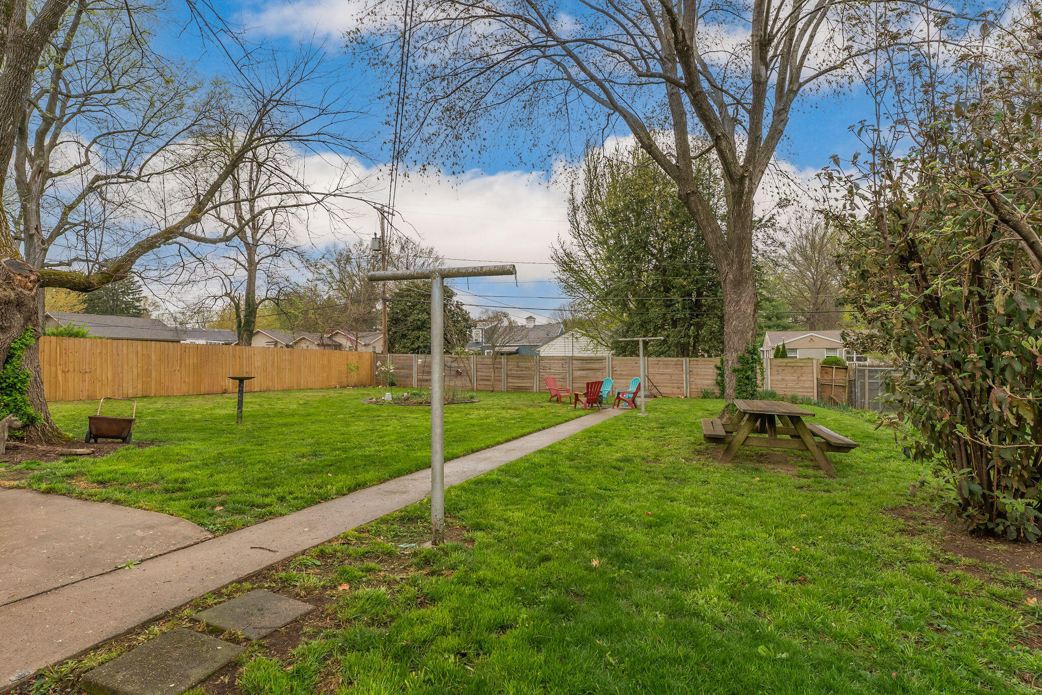 1347 South Kentwood Avenue Property Photo 23