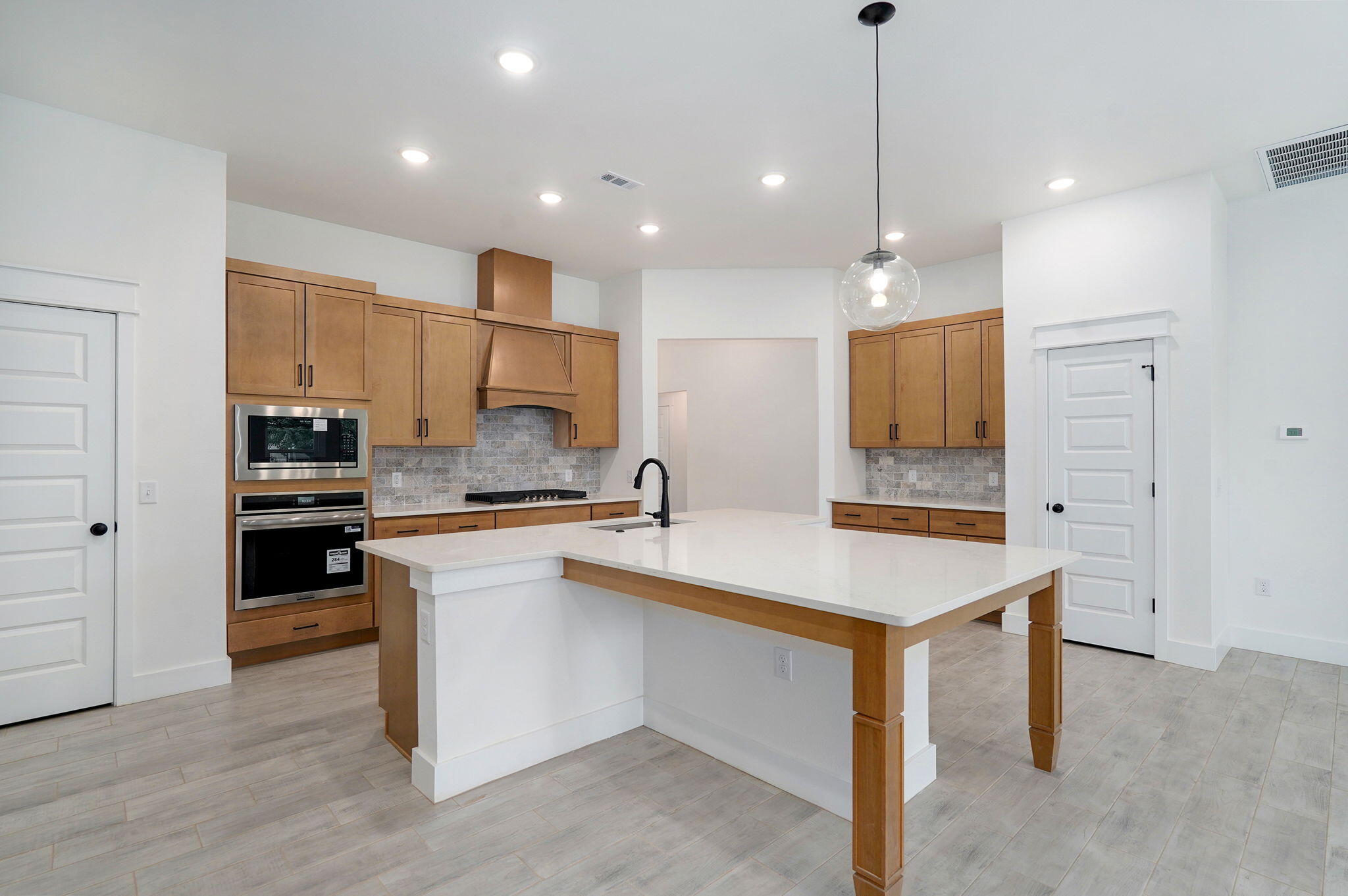 5207 South April Court Property Photo 4