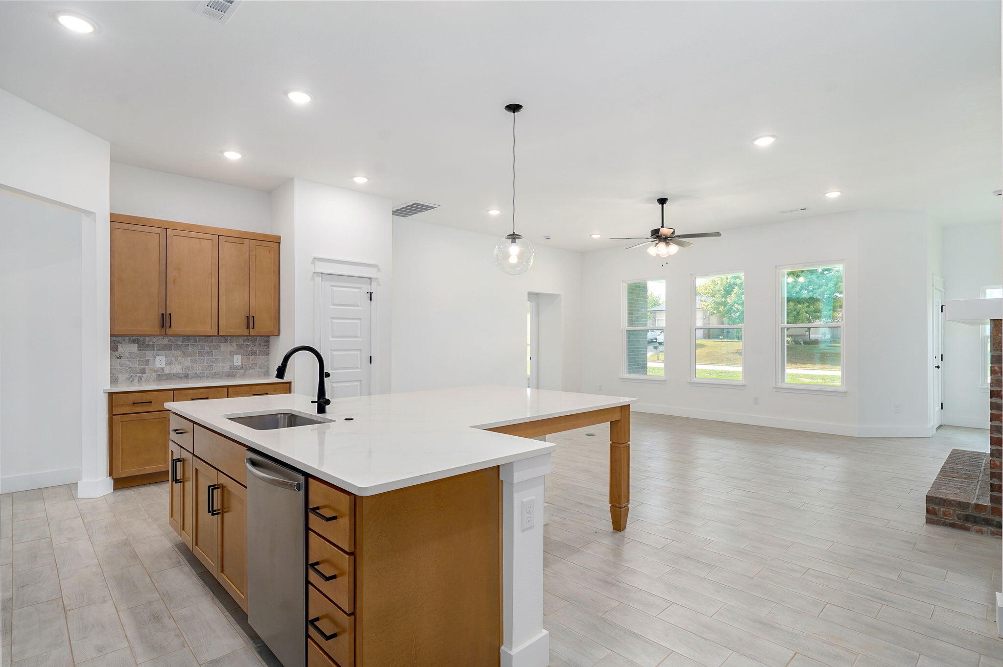 5207 South April Court Property Photo 5